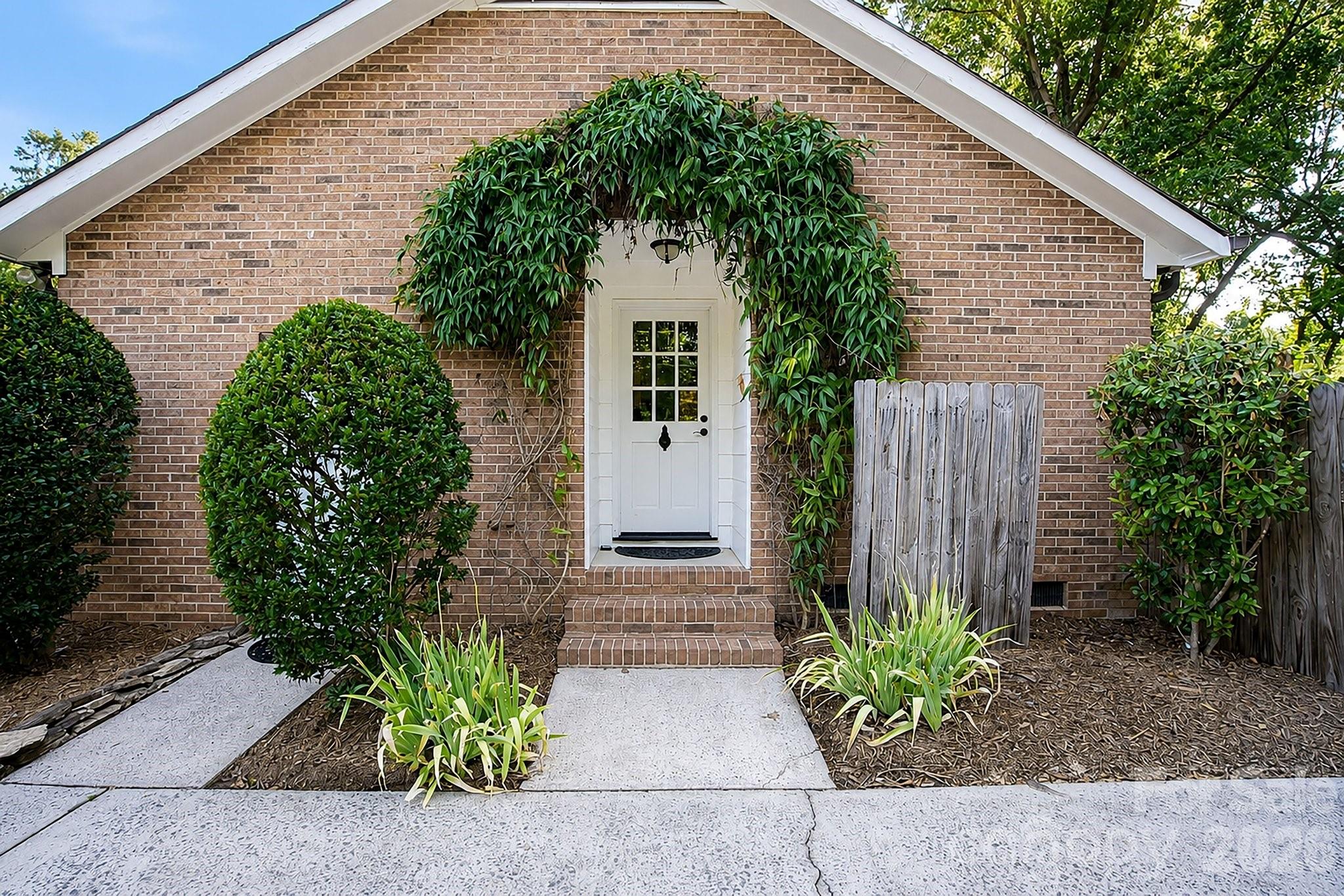5305 Newgate Court — Charlotte