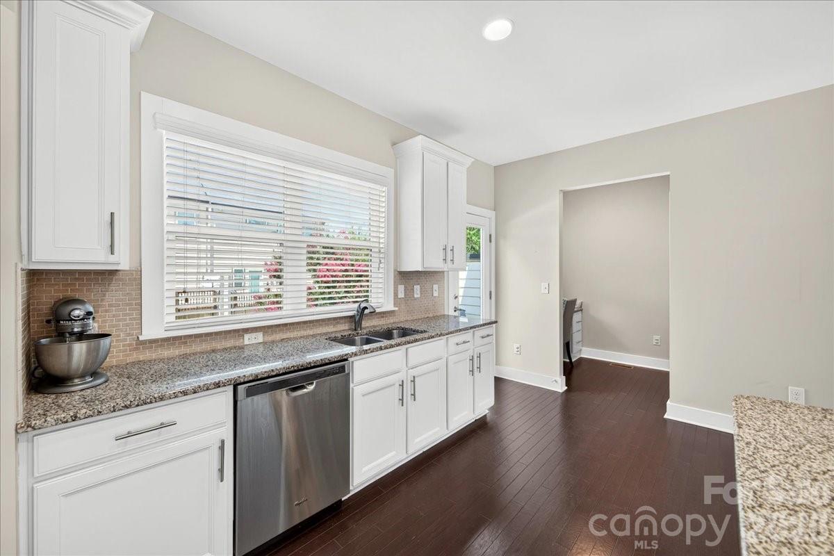 2115 Garabrandt Lane — Charlotte