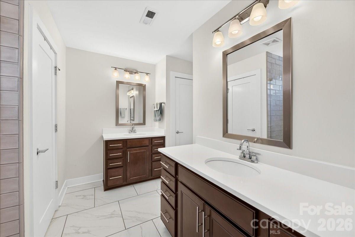 2115 Garabrandt Lane — Charlotte