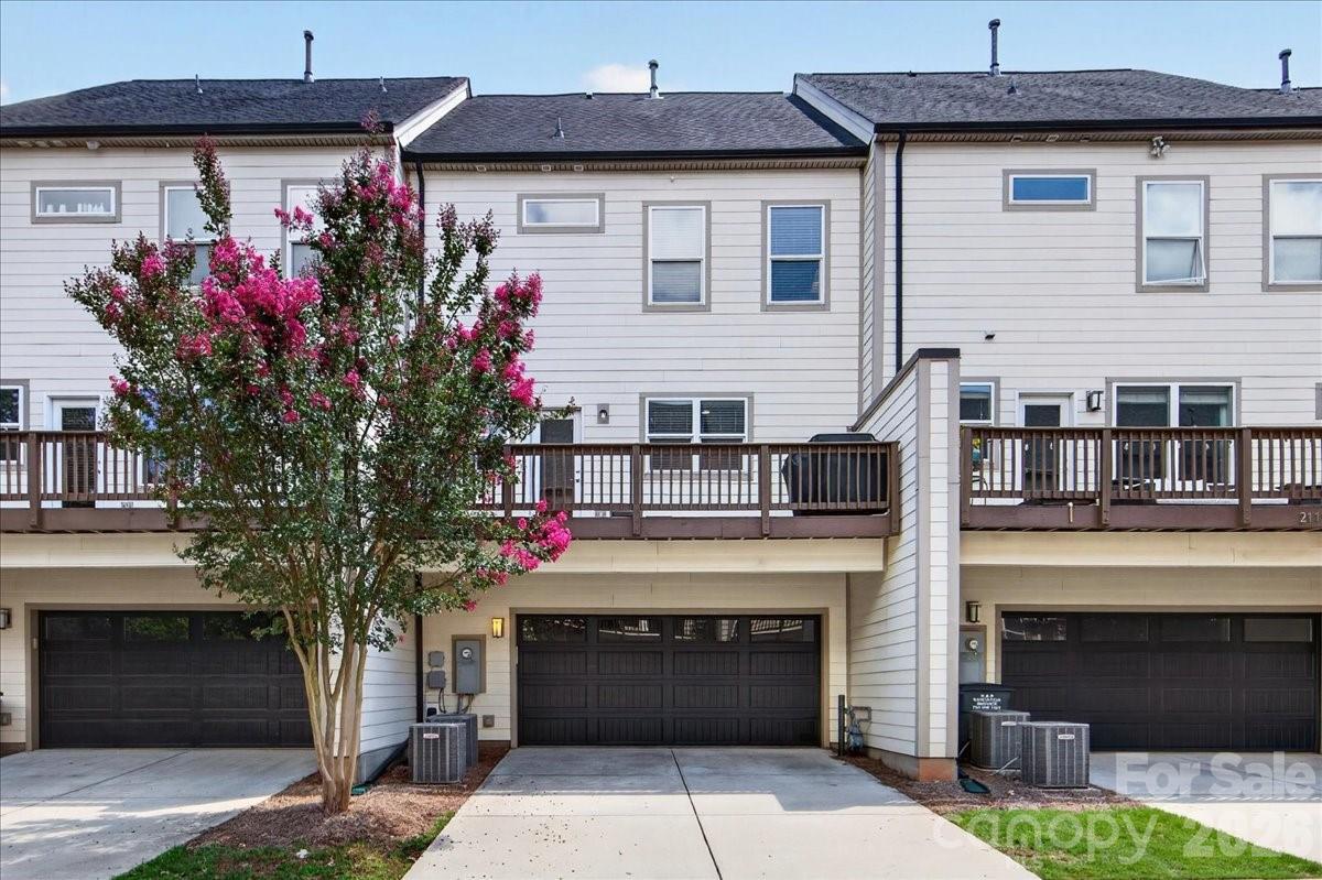 2115 Garabrandt Lane — Charlotte