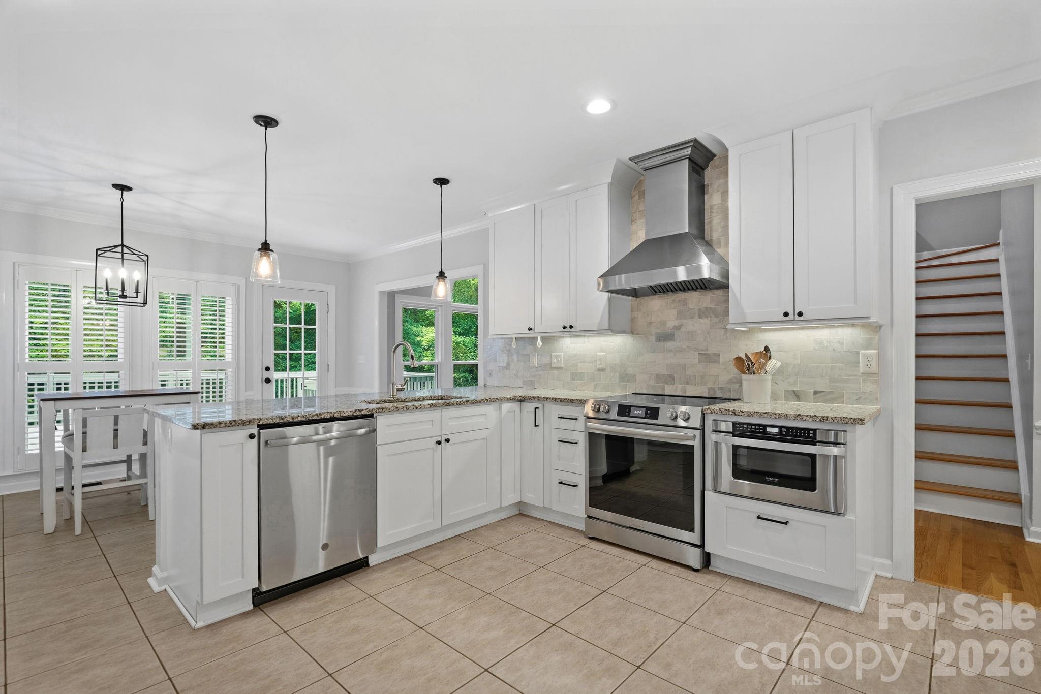 8414 Summerfield Lane — Huntersville