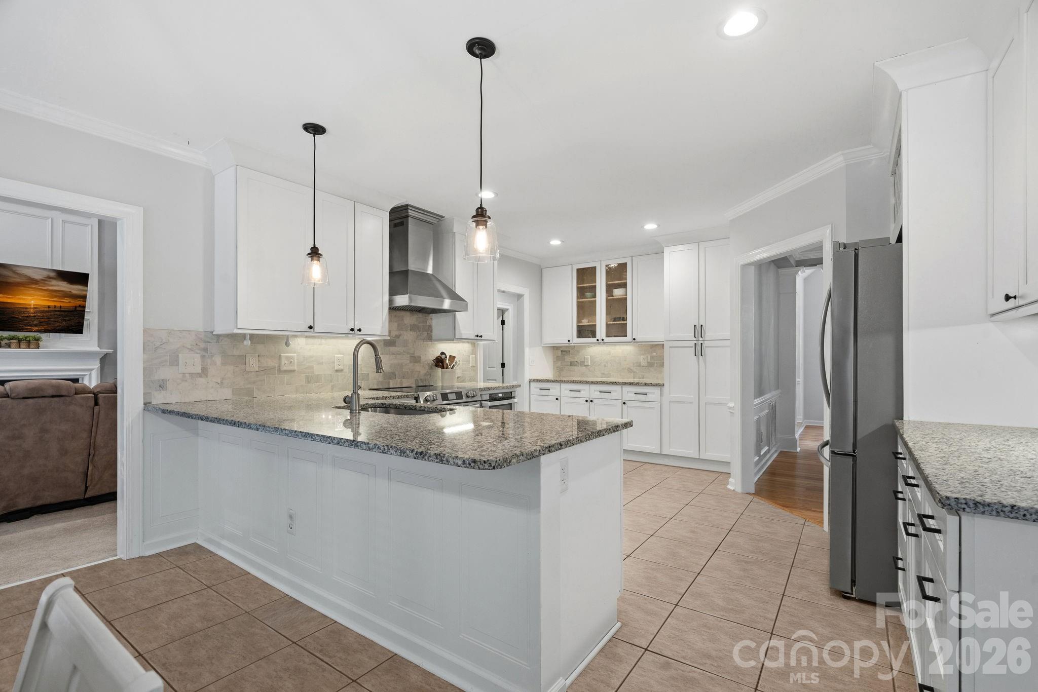 8414 Summerfield Lane — Huntersville