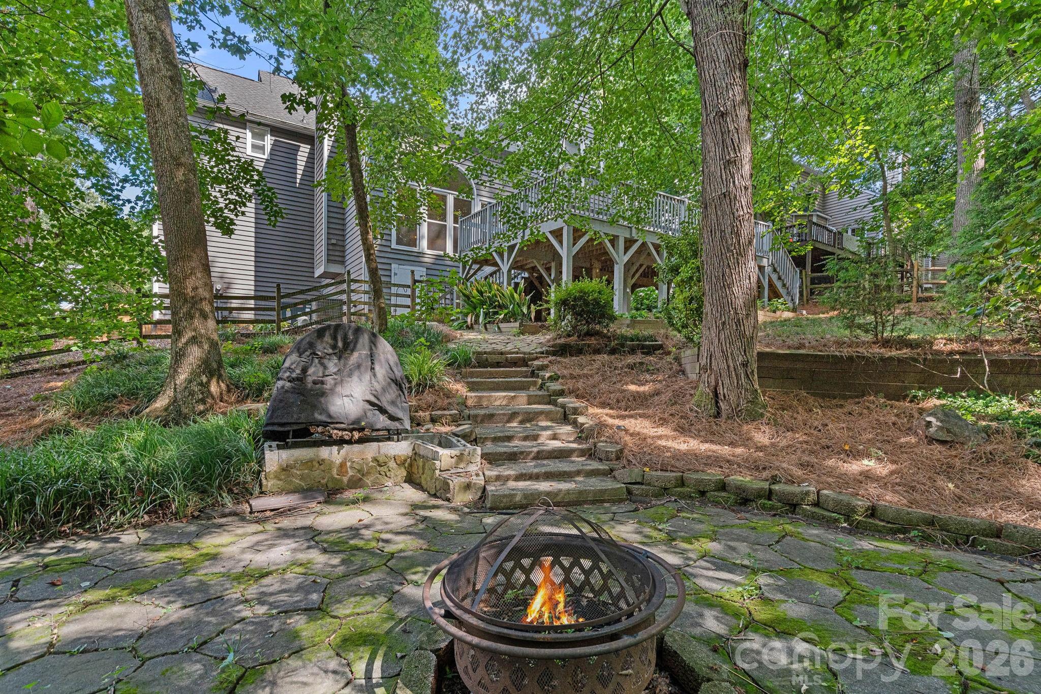 8414 Summerfield Lane — Huntersville