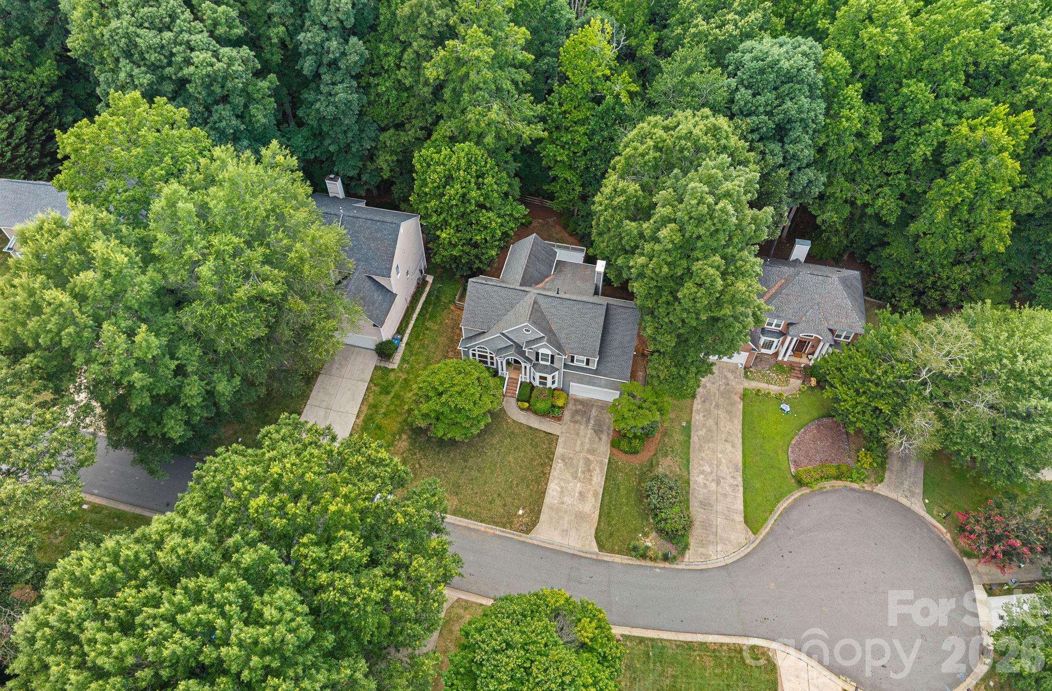 8414 Summerfield Lane — Huntersville