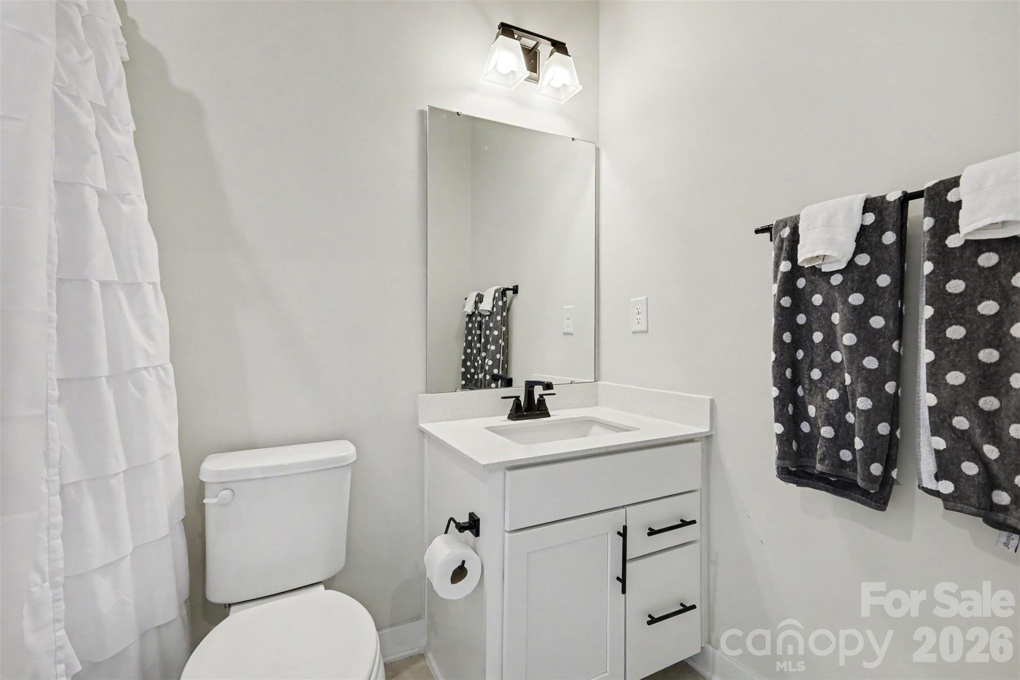 1018 Simcoe Lane — Charlotte