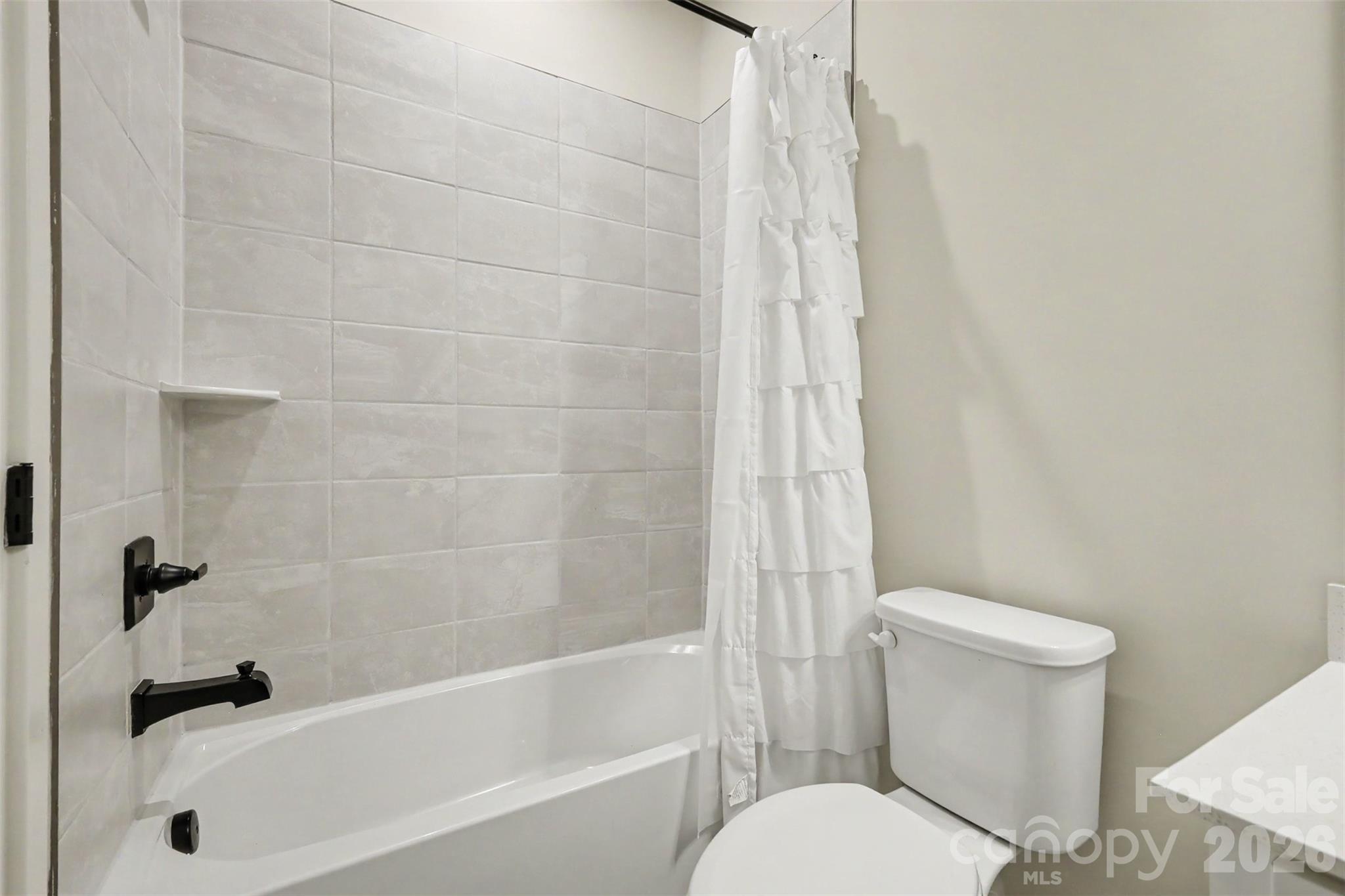 1018 Simcoe Lane — Charlotte