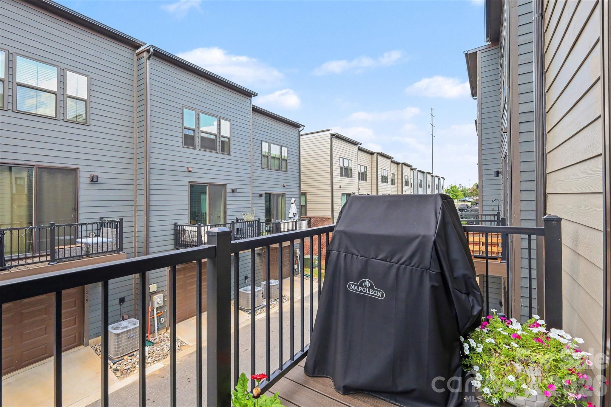 1018 Simcoe Lane — Charlotte