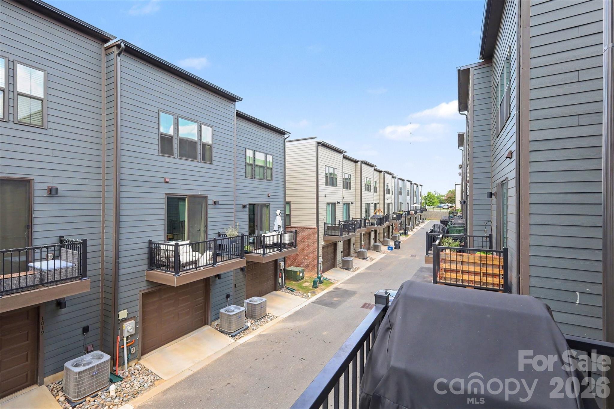 1018 Simcoe Lane — Charlotte