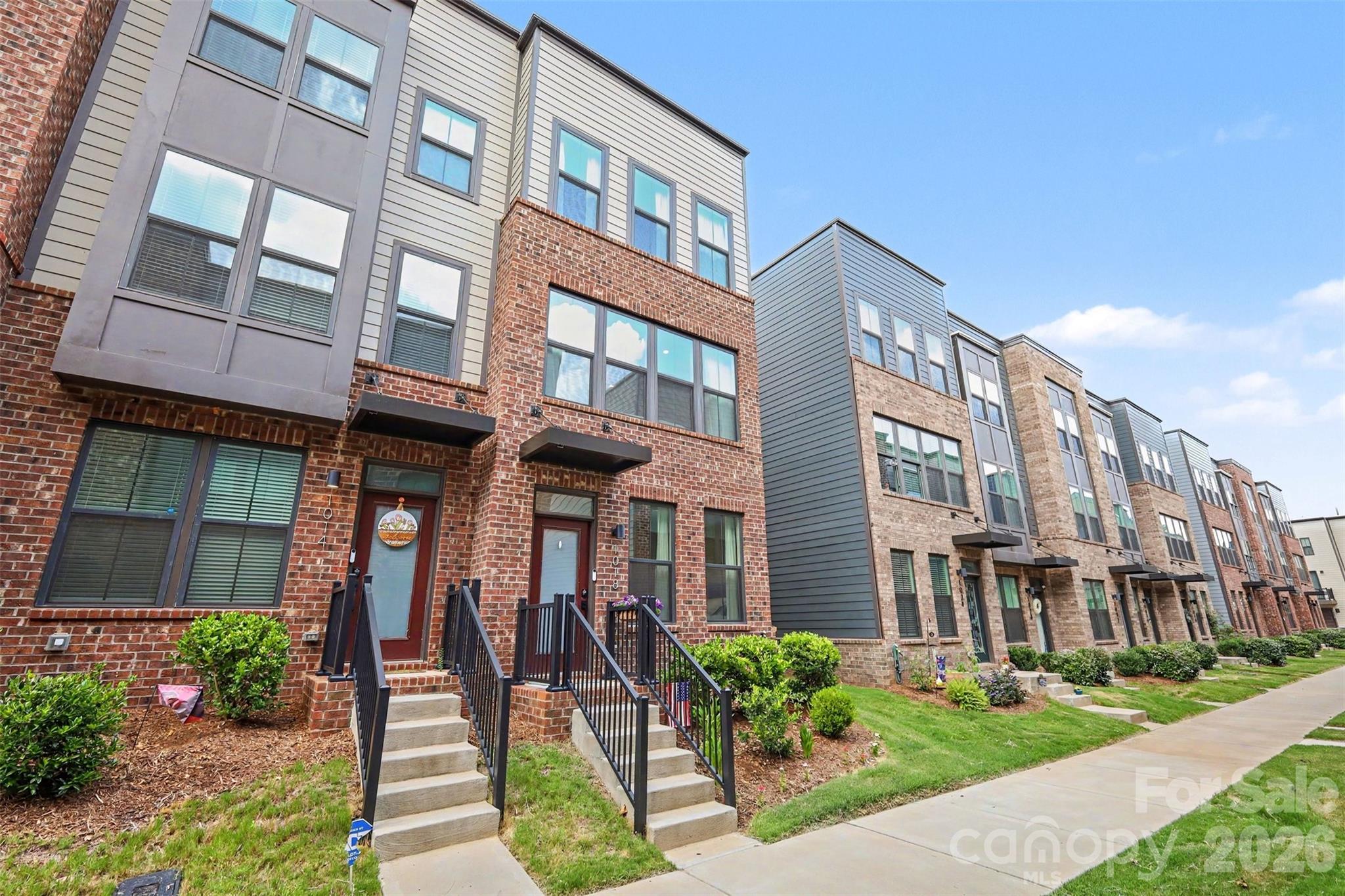 1018 Simcoe Lane — Charlotte