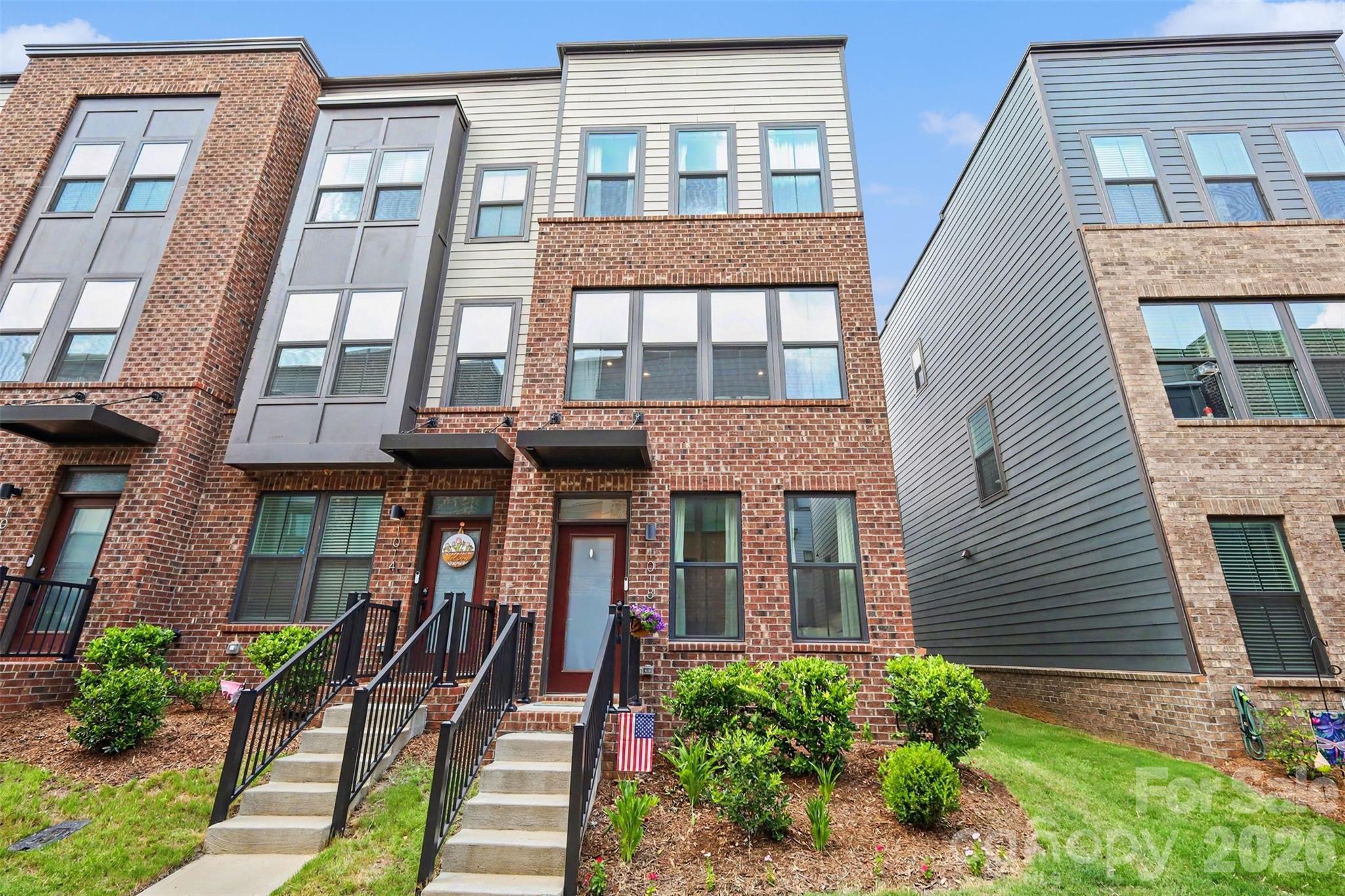 1018 Simcoe Lane — Charlotte