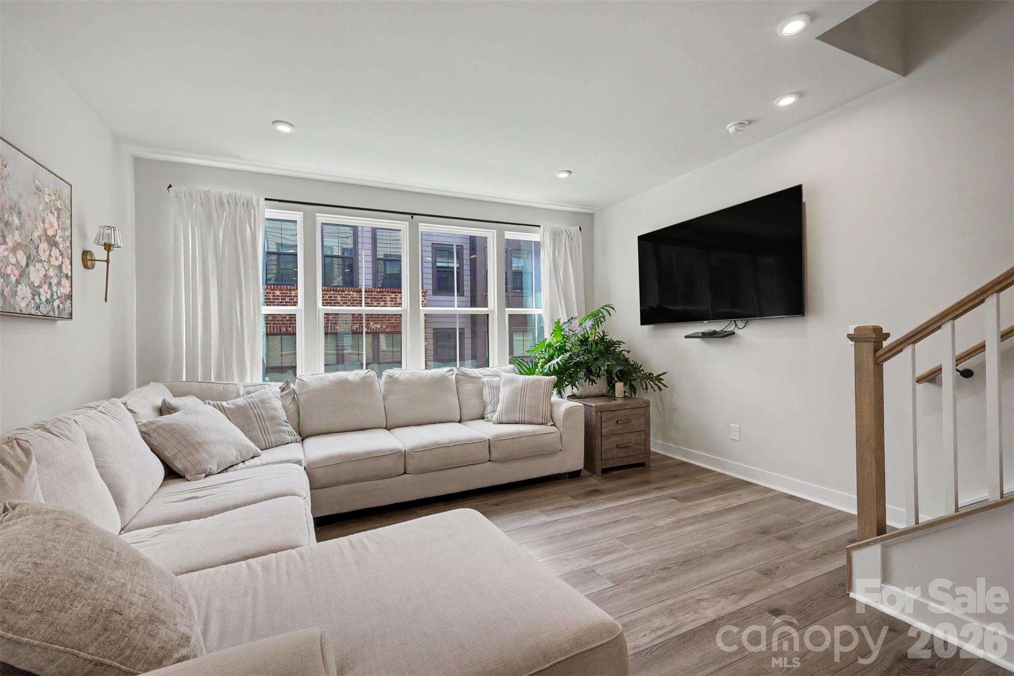 1018 Simcoe Lane — Charlotte