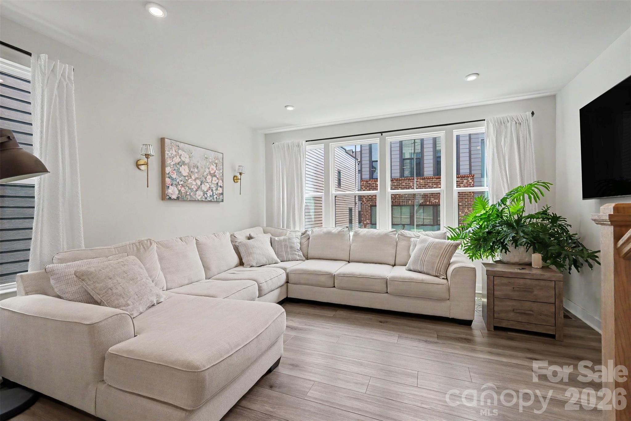 1018 Simcoe Lane — Charlotte