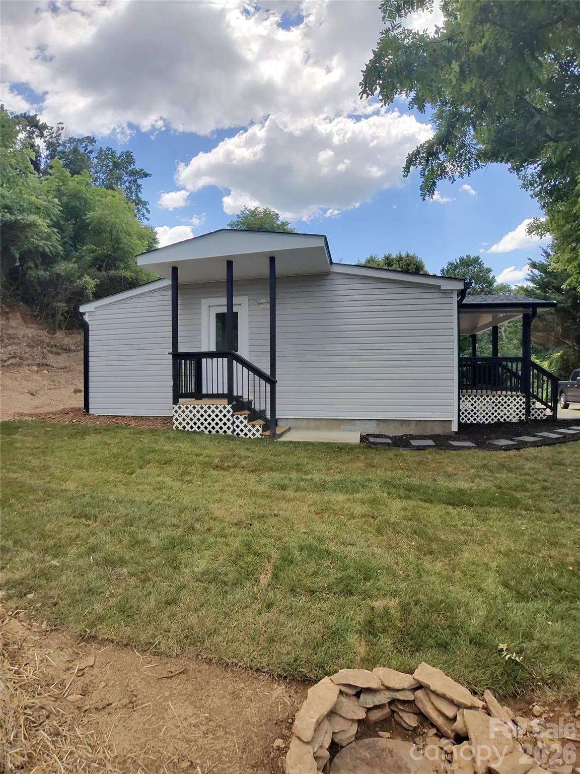 64 P J Drive — Waynesville