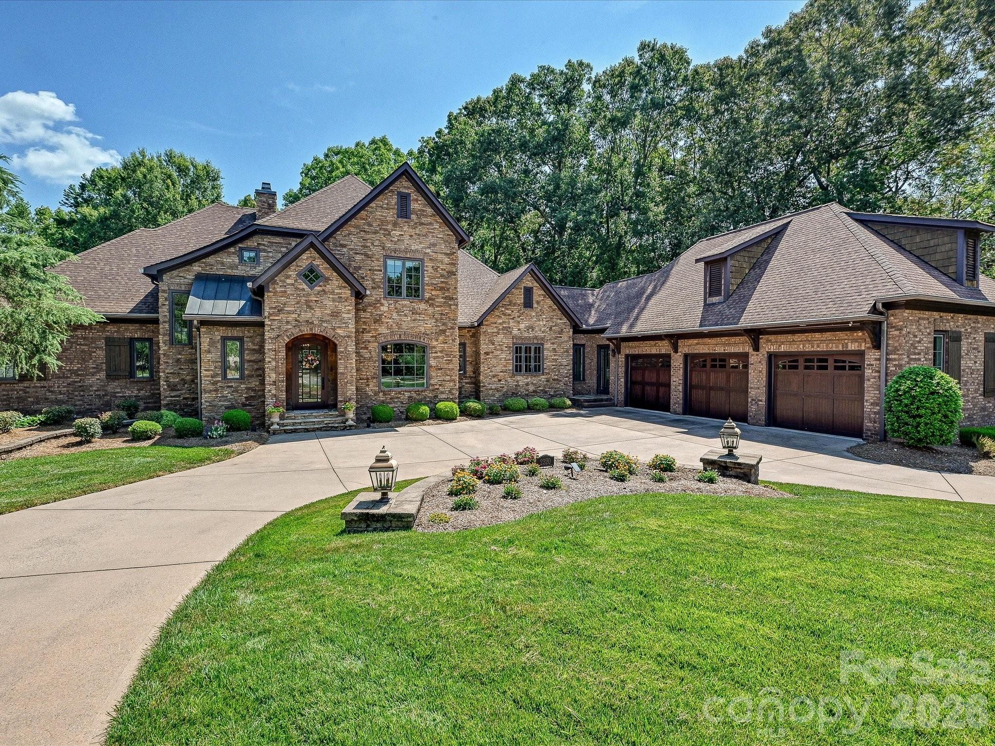 2320 Brawinal Court — Monroe