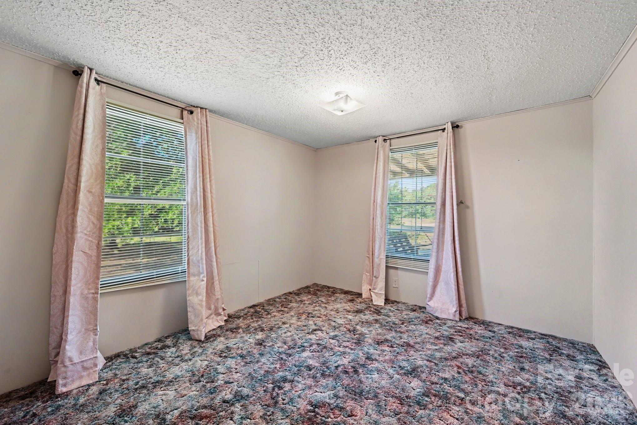 812 N Forest Hills School Road — Marshville