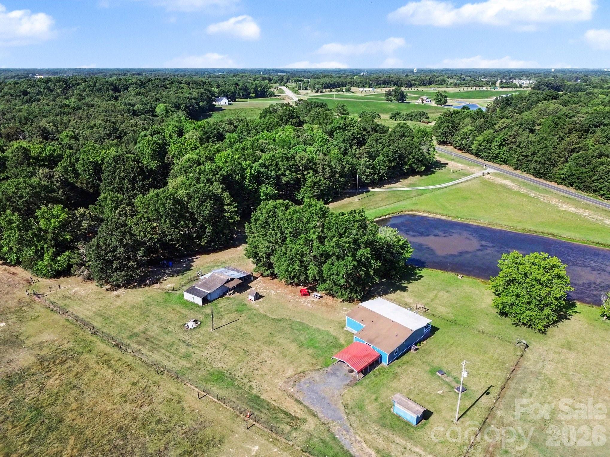812 N Forest Hills School Road — Marshville
