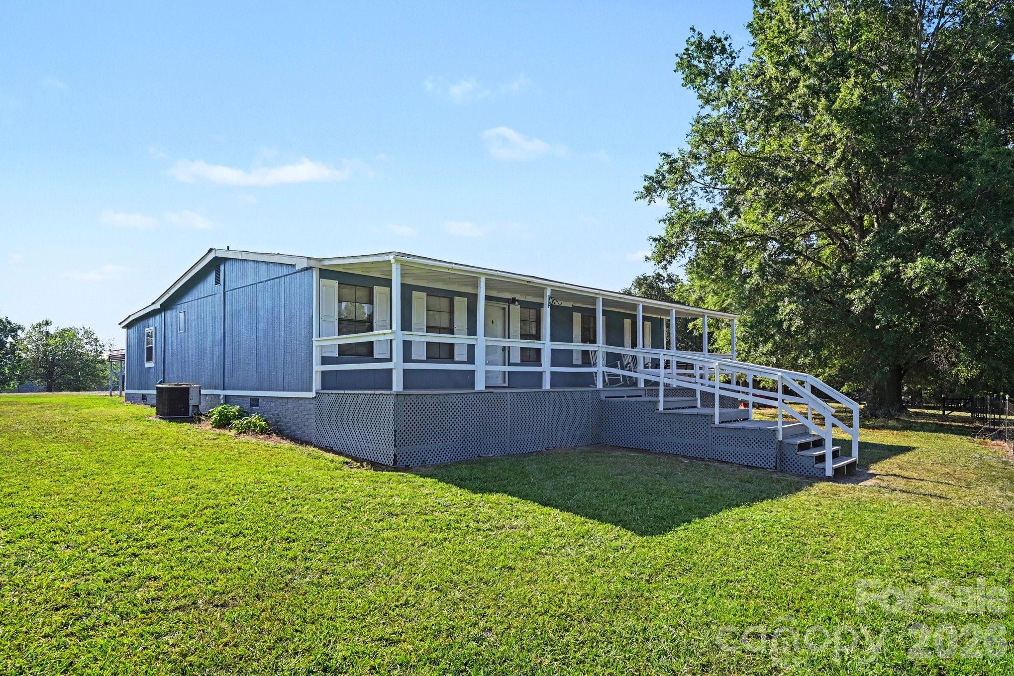 812 N Forest Hills School Road — Marshville