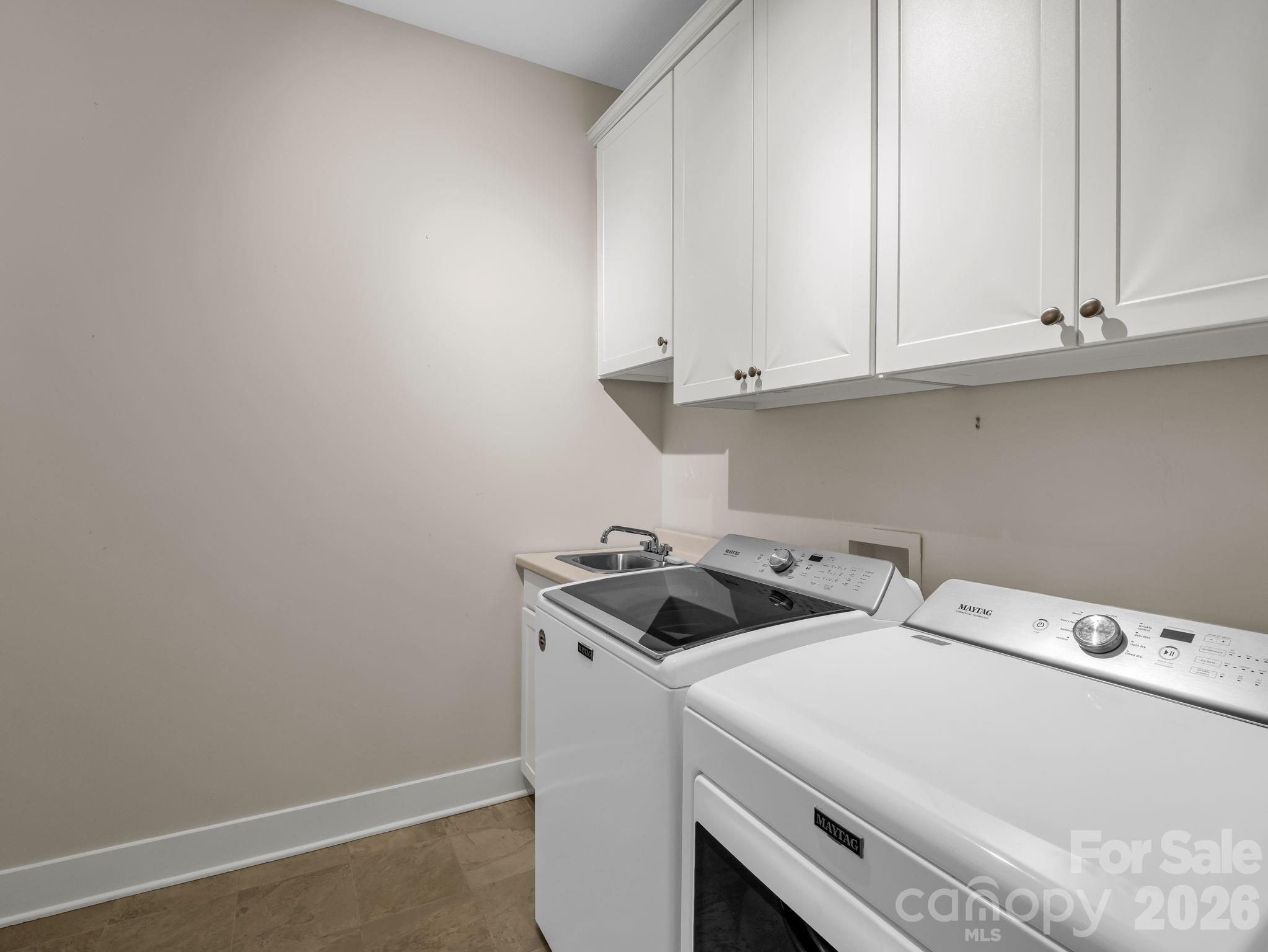 595 Summerfield Place — Flat Rock