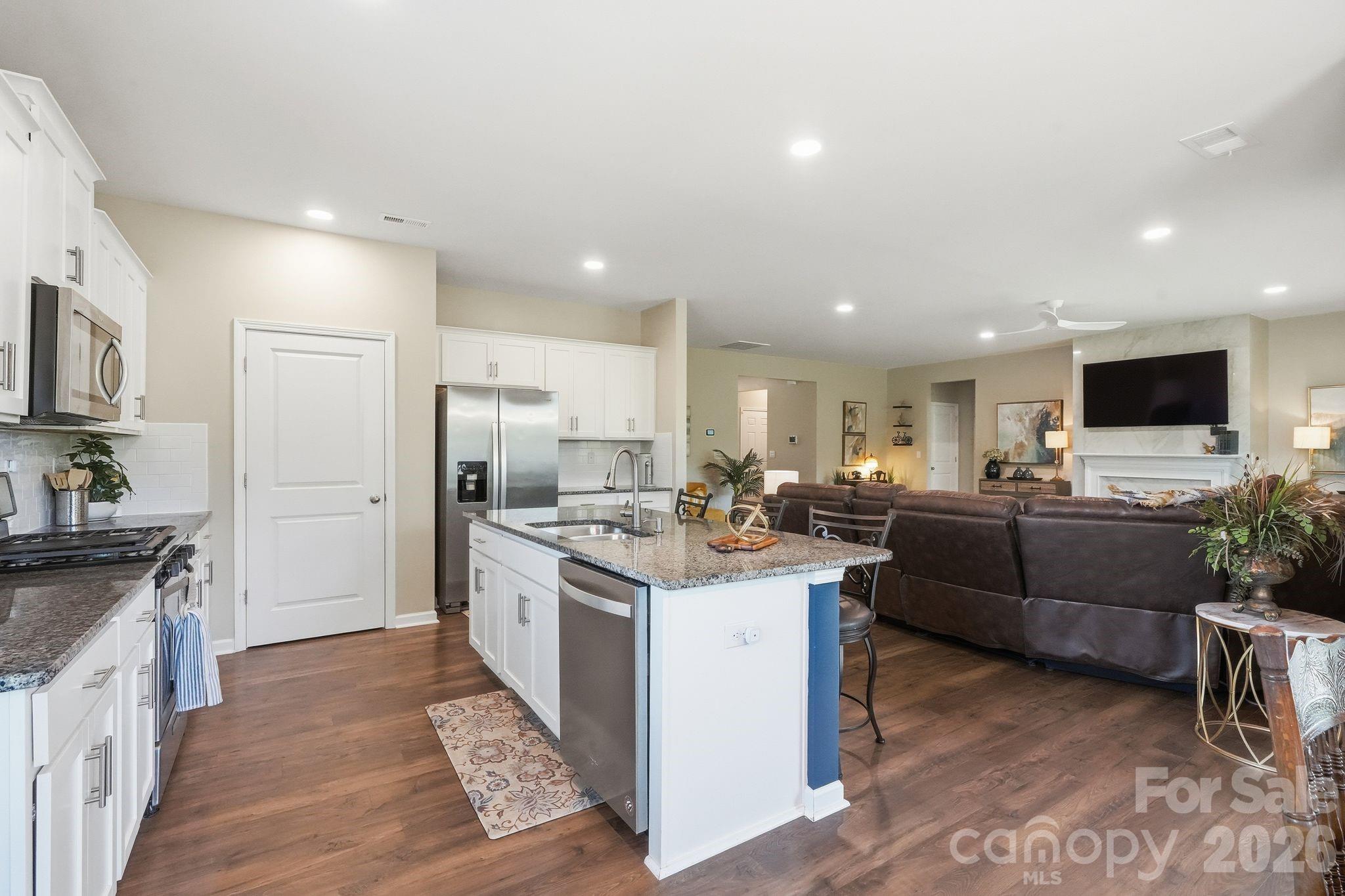 7735 Stonehouse Drive — Gastonia