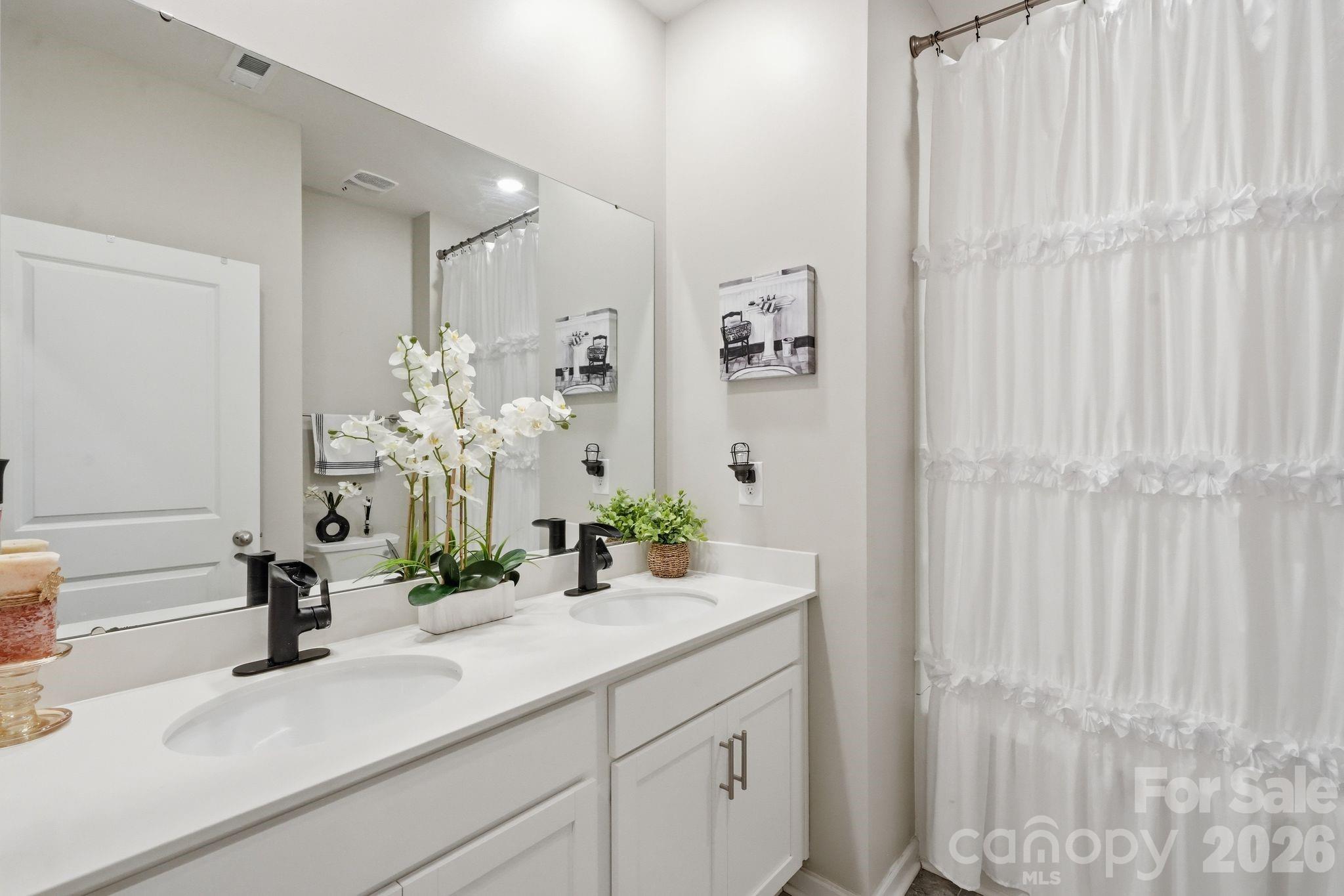 7735 Stonehouse Drive — Gastonia