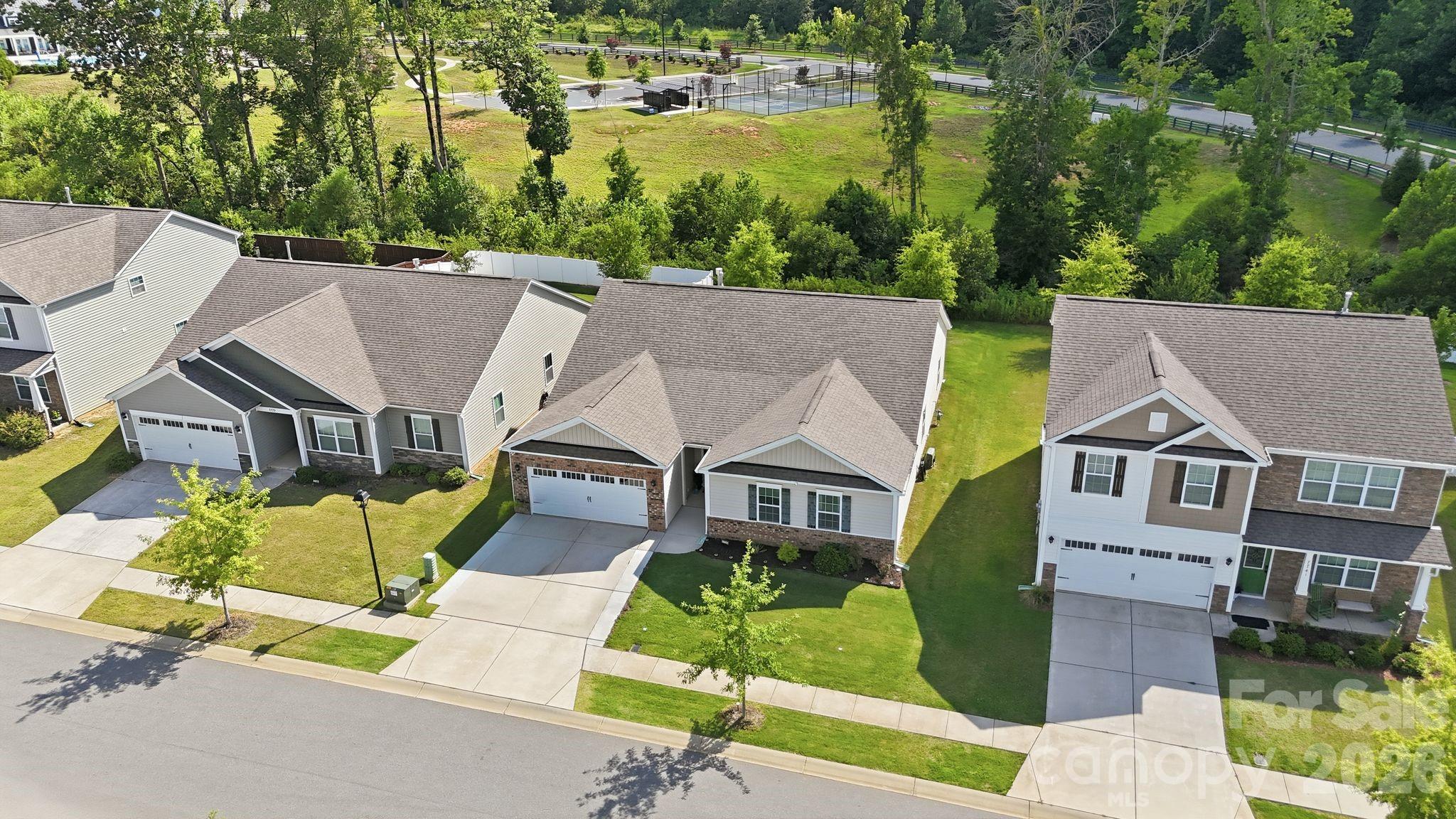 7735 Stonehouse Drive — Gastonia