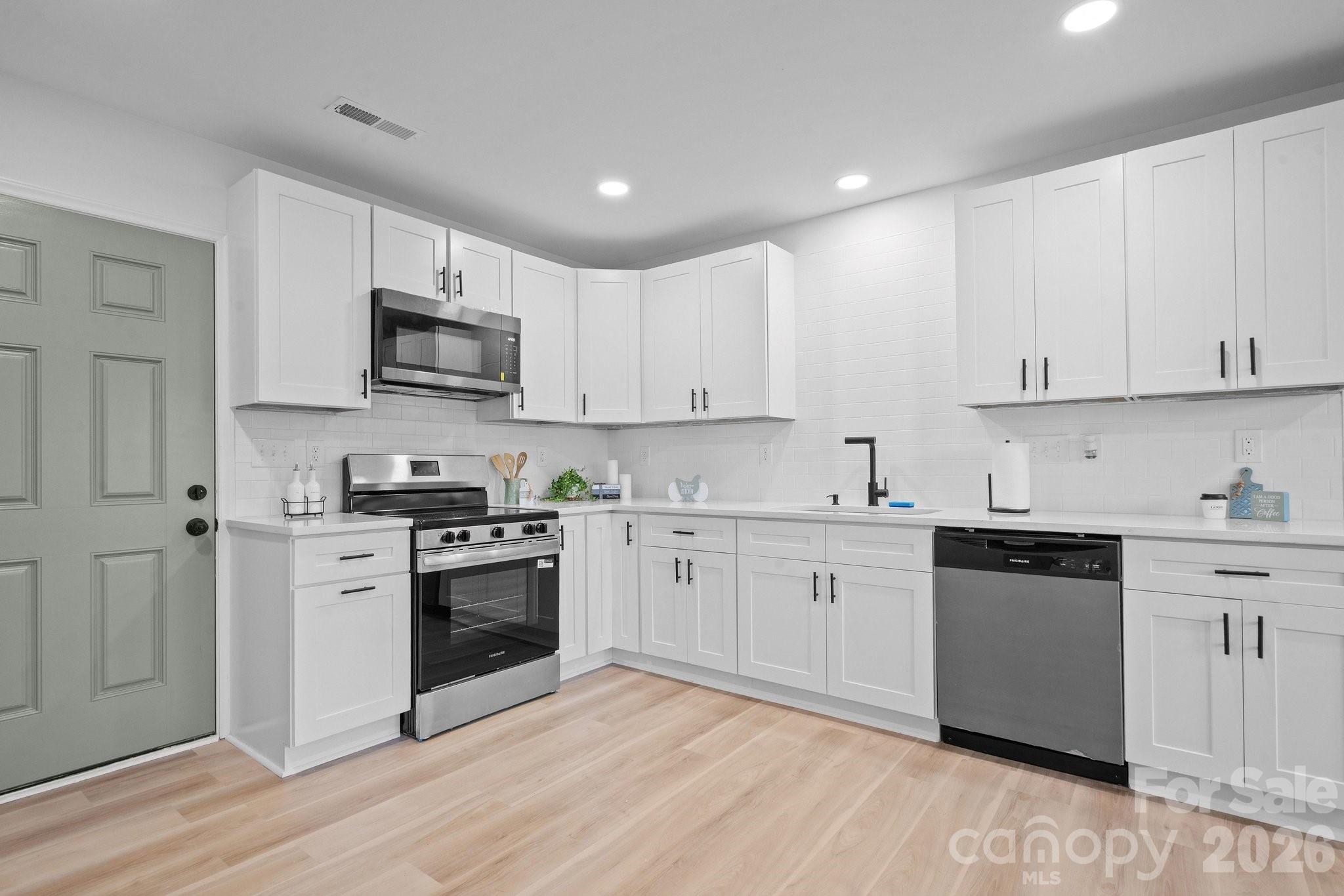 204 N Myrtle School Road — Gastonia