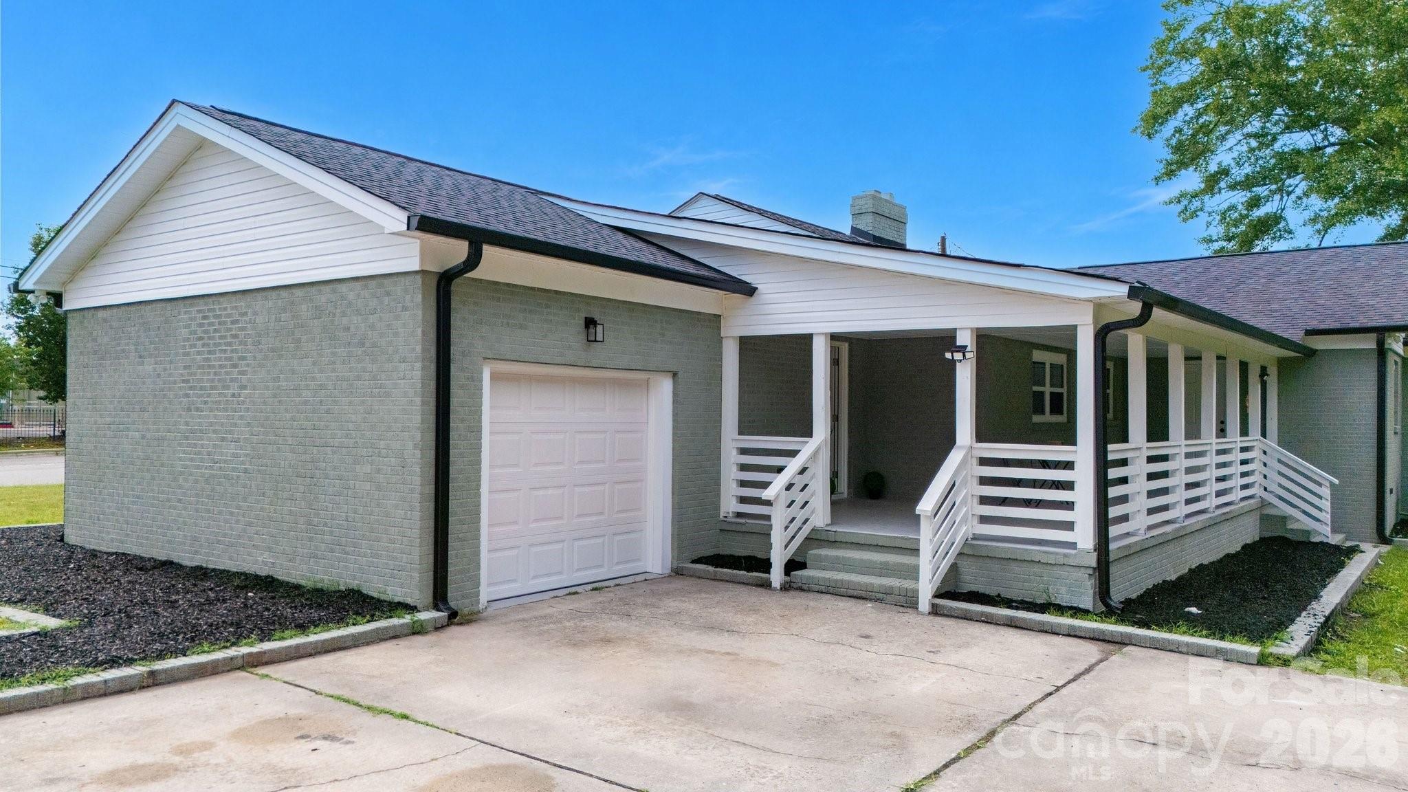 204 N Myrtle School Road — Gastonia