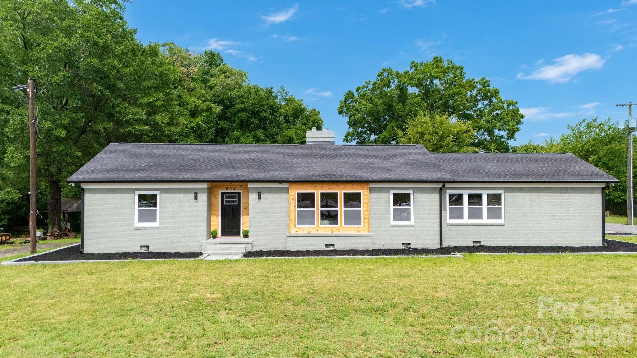 204 N Myrtle School Road — Gastonia