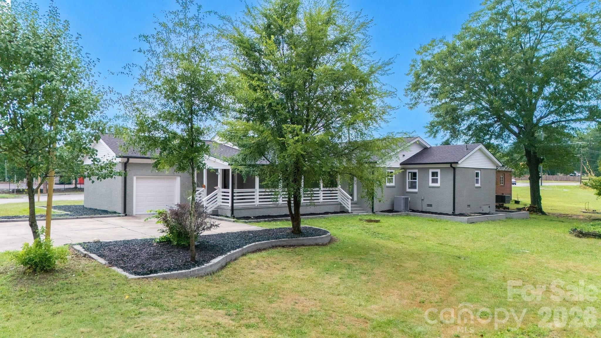 204 N Myrtle School Road — Gastonia