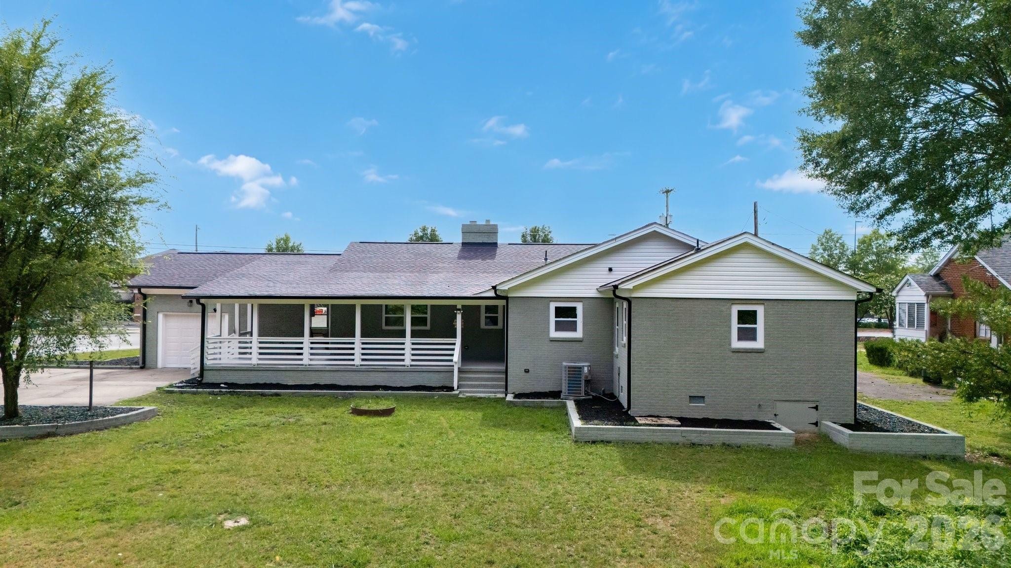 204 N Myrtle School Road — Gastonia