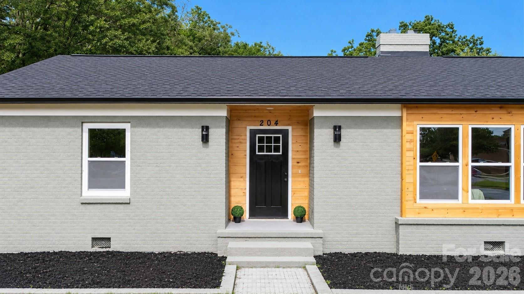204 N Myrtle School Road — Gastonia