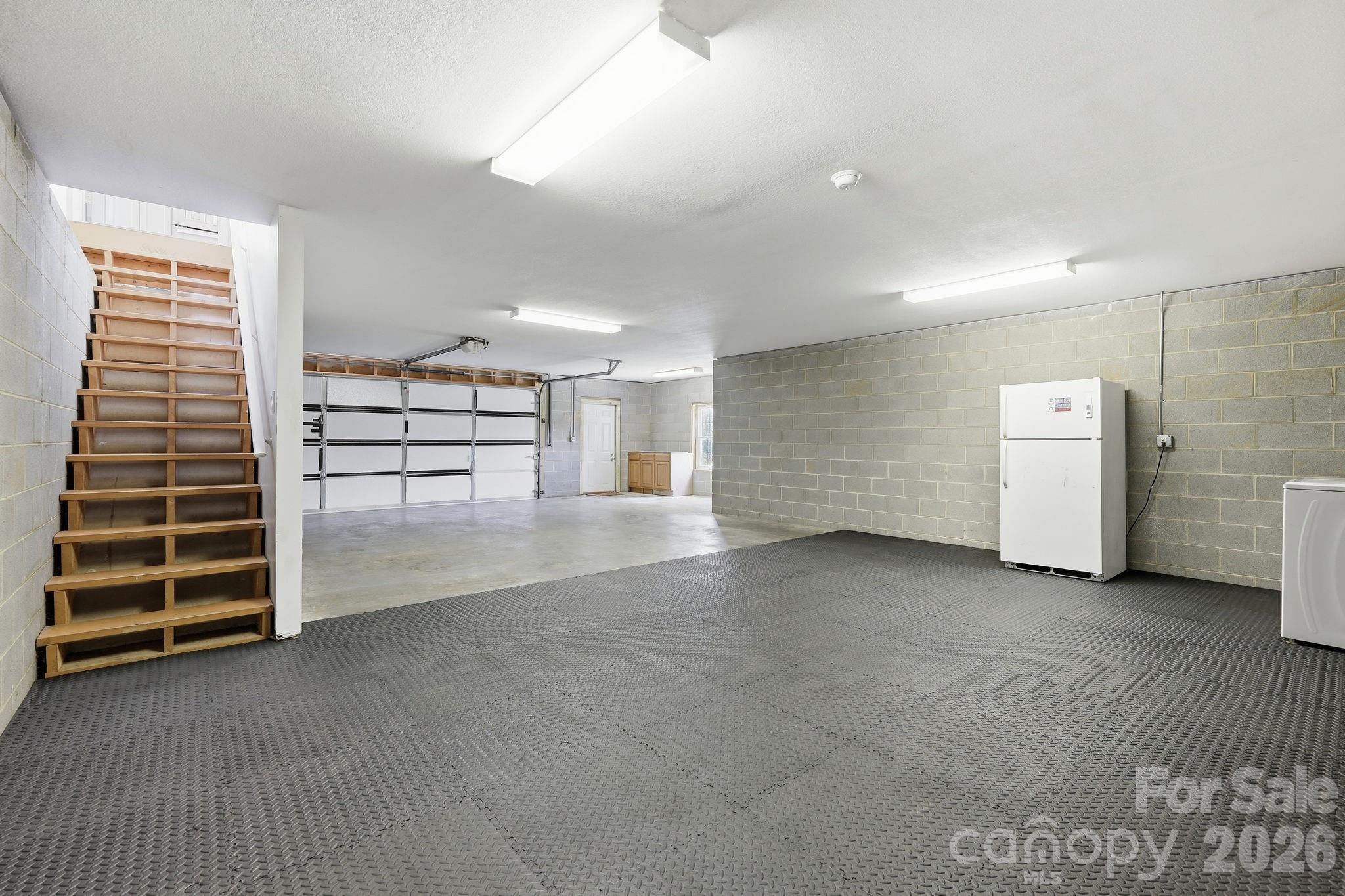 320 Meadowbrook Drive — Canton