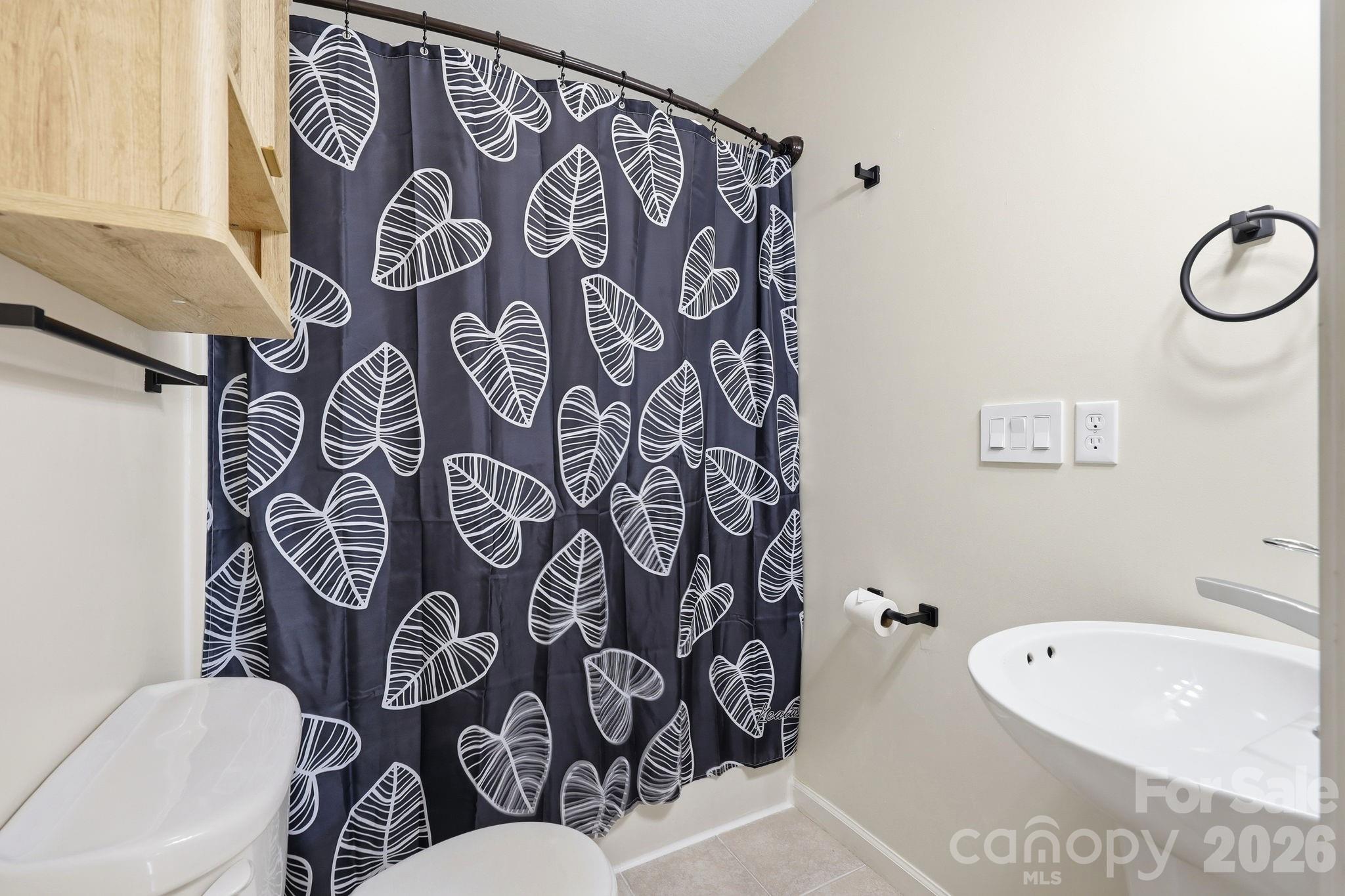 320 Meadowbrook Drive — Canton