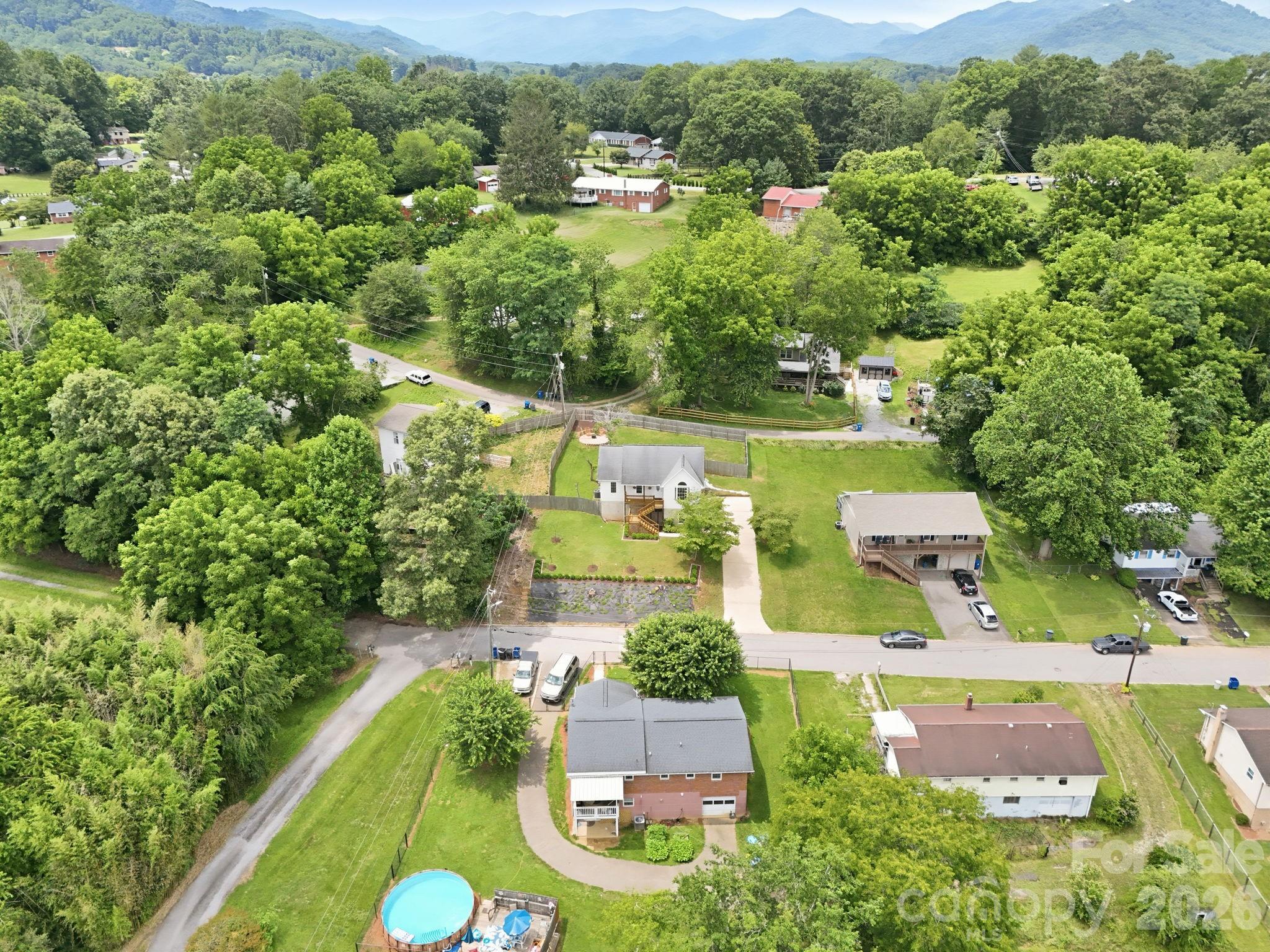 320 Meadowbrook Drive — Canton