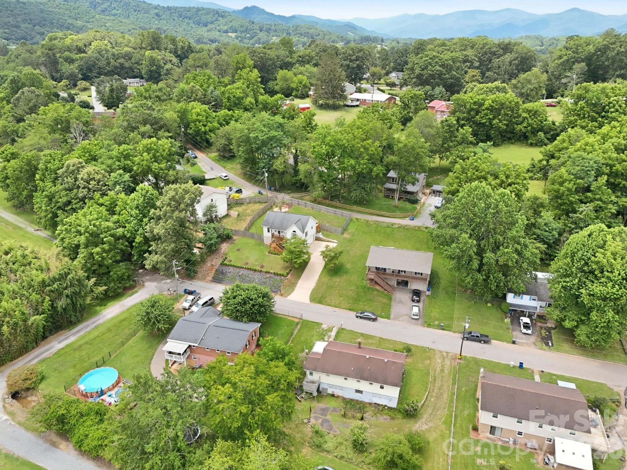 320 Meadowbrook Drive — Canton