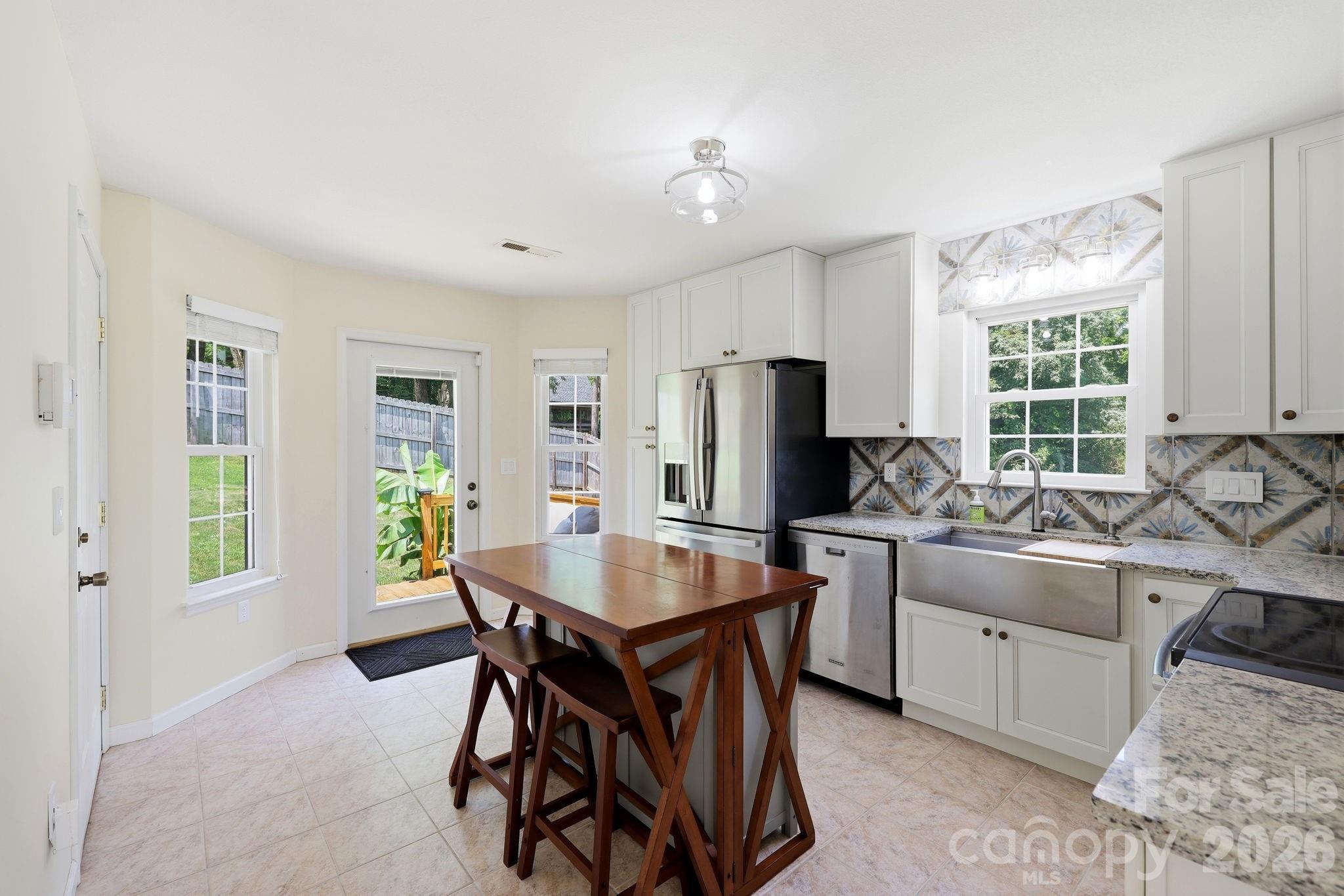 320 Meadowbrook Drive — Canton