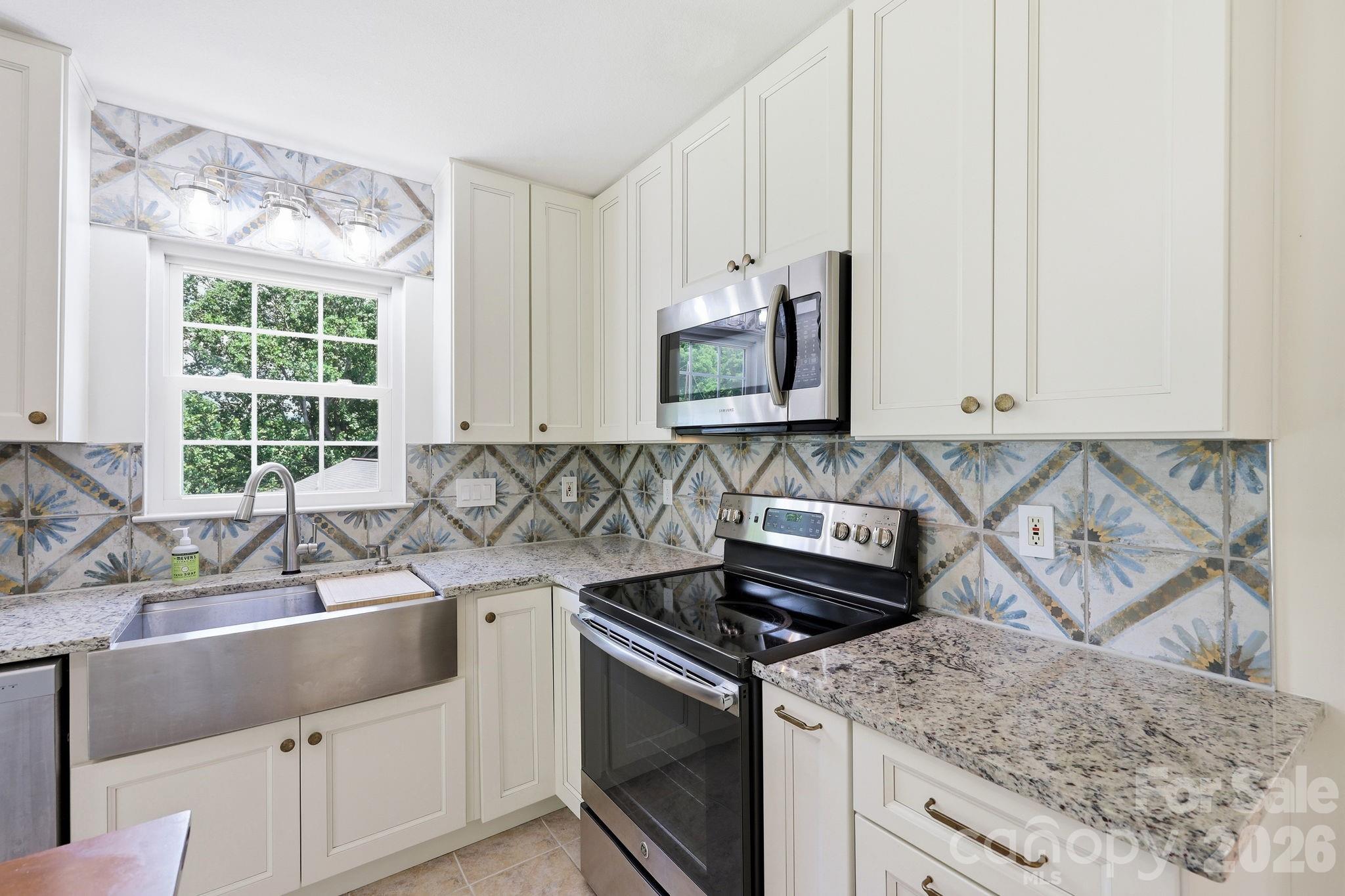 320 Meadowbrook Drive — Canton