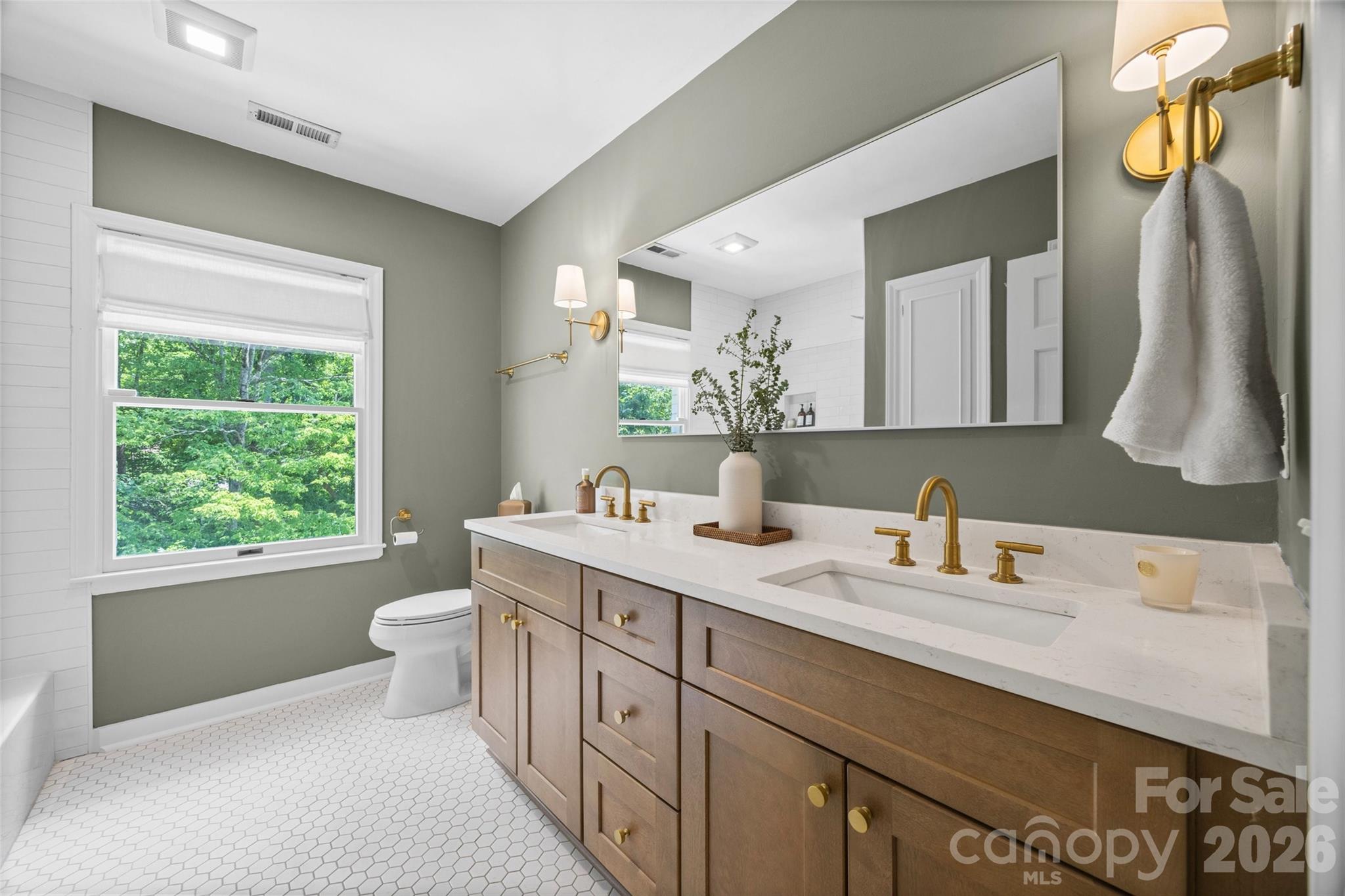 1340 Piccadilly Drive — Charlotte