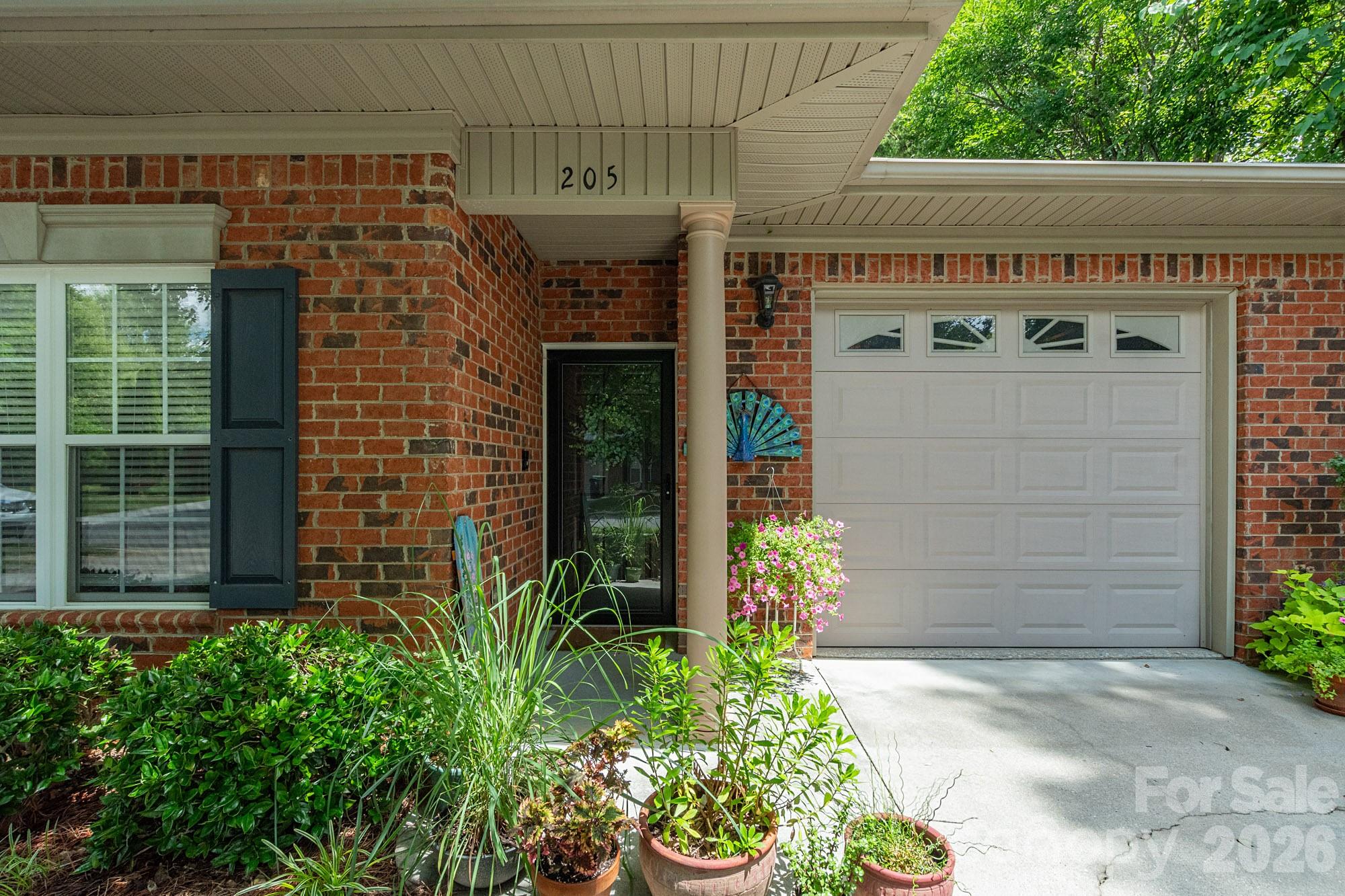 205 Chickadee Drive — Lexington
