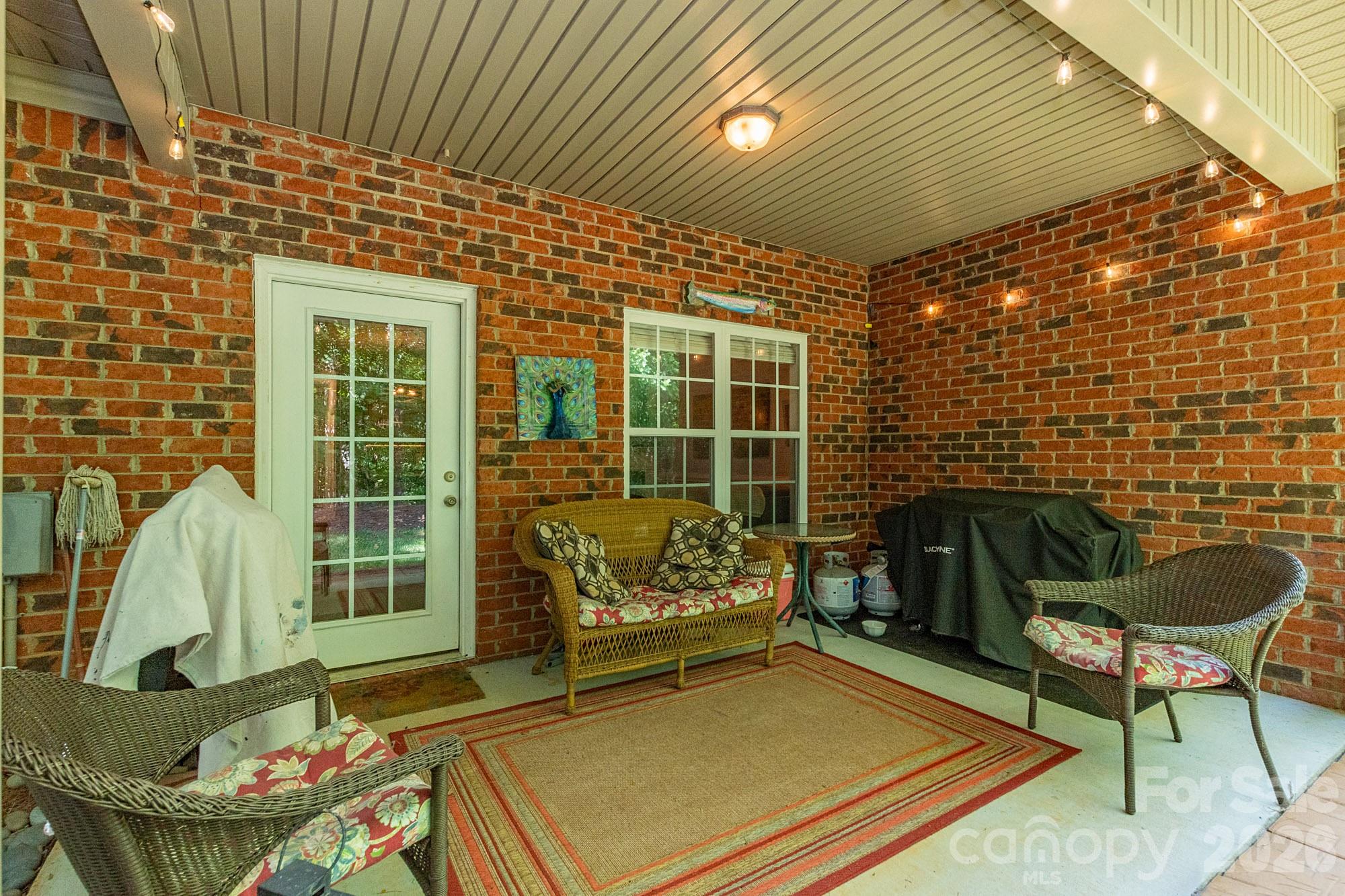 205 Chickadee Drive — Lexington