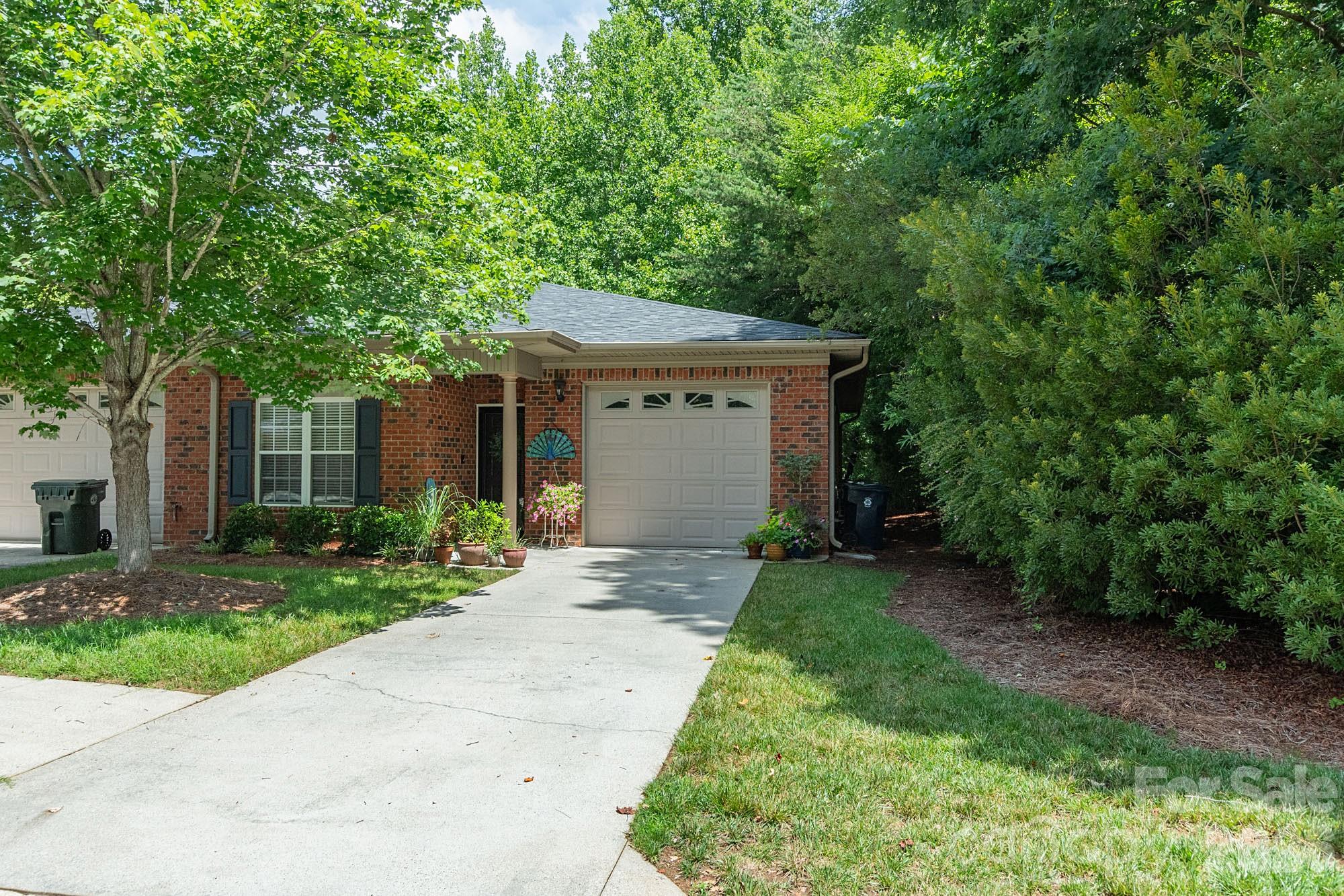 205 Chickadee Drive — Lexington