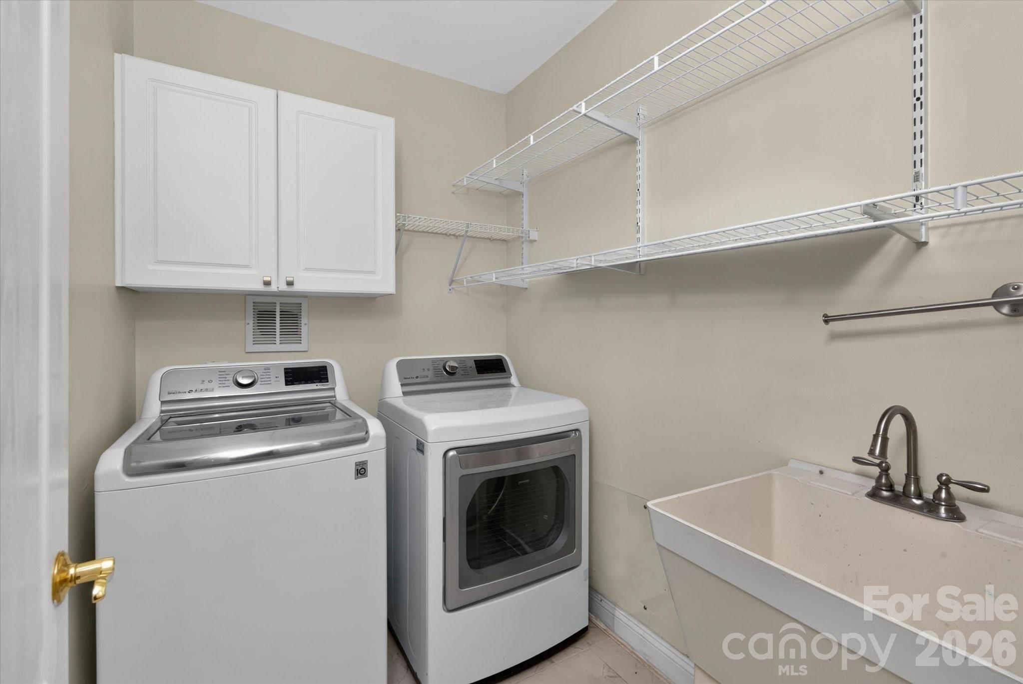7102 Edenderry Drive — Charlotte
