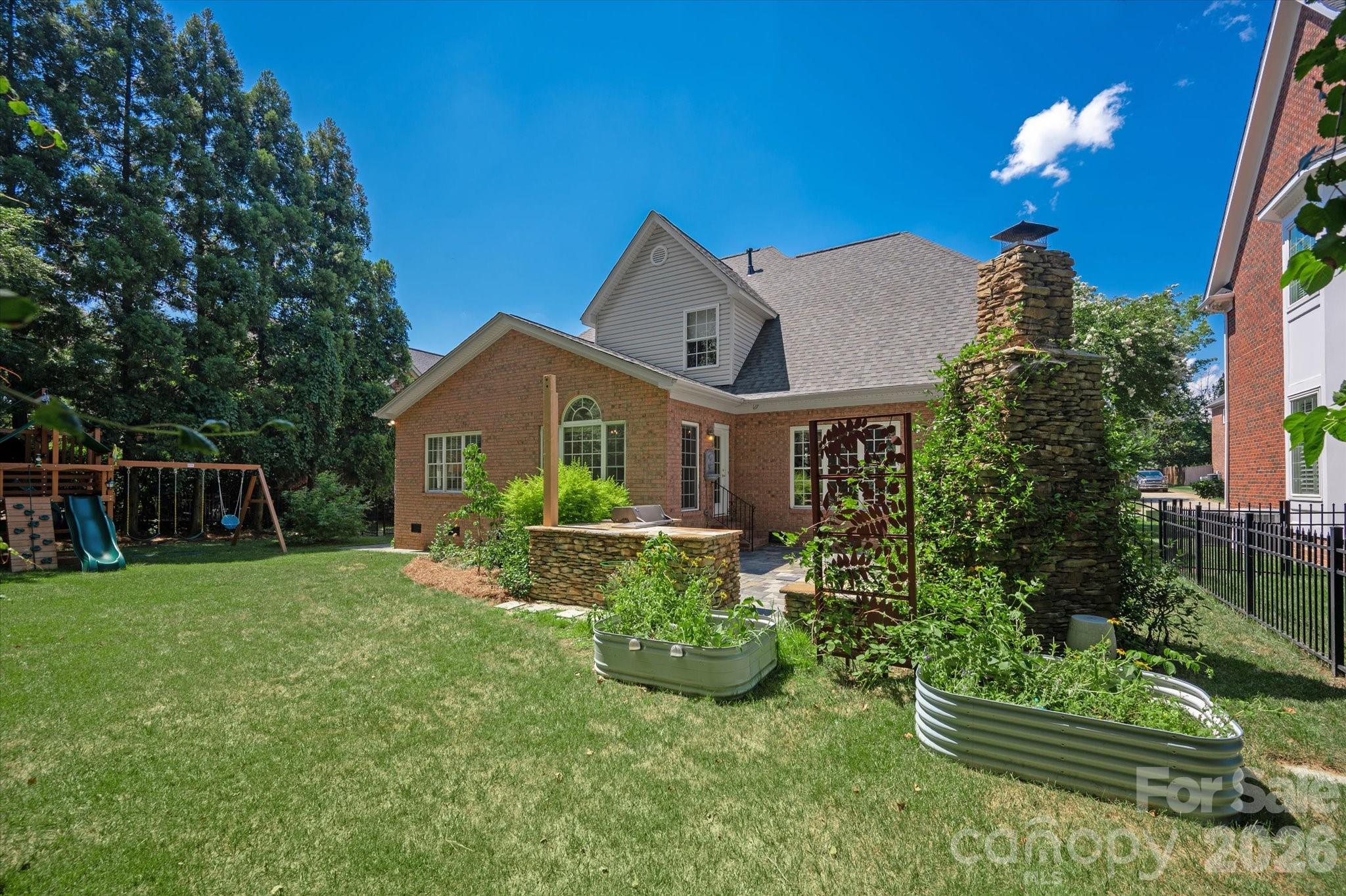 7102 Edenderry Drive — Charlotte