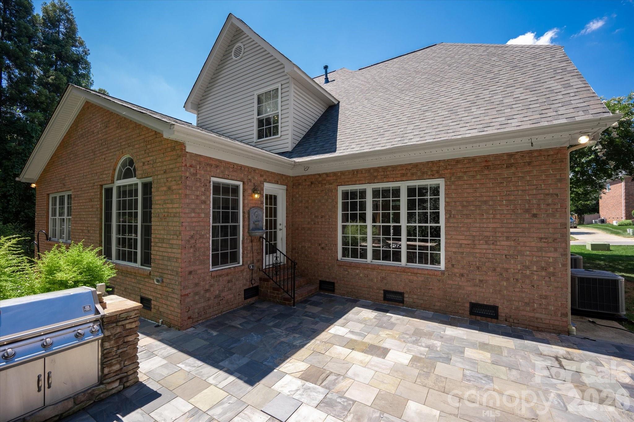 7102 Edenderry Drive — Charlotte