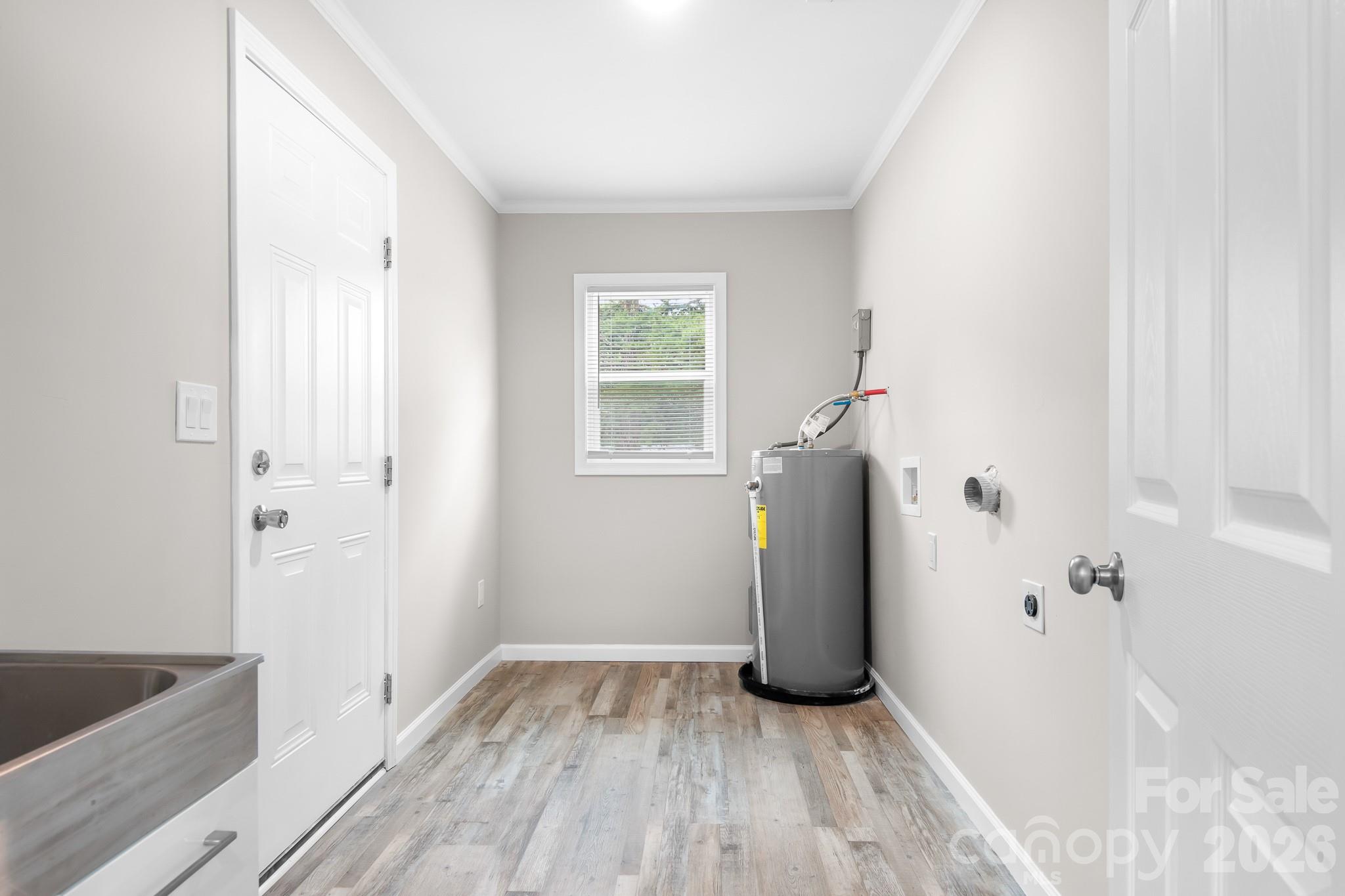 3388 Rhyne Forest Road — Iron Station