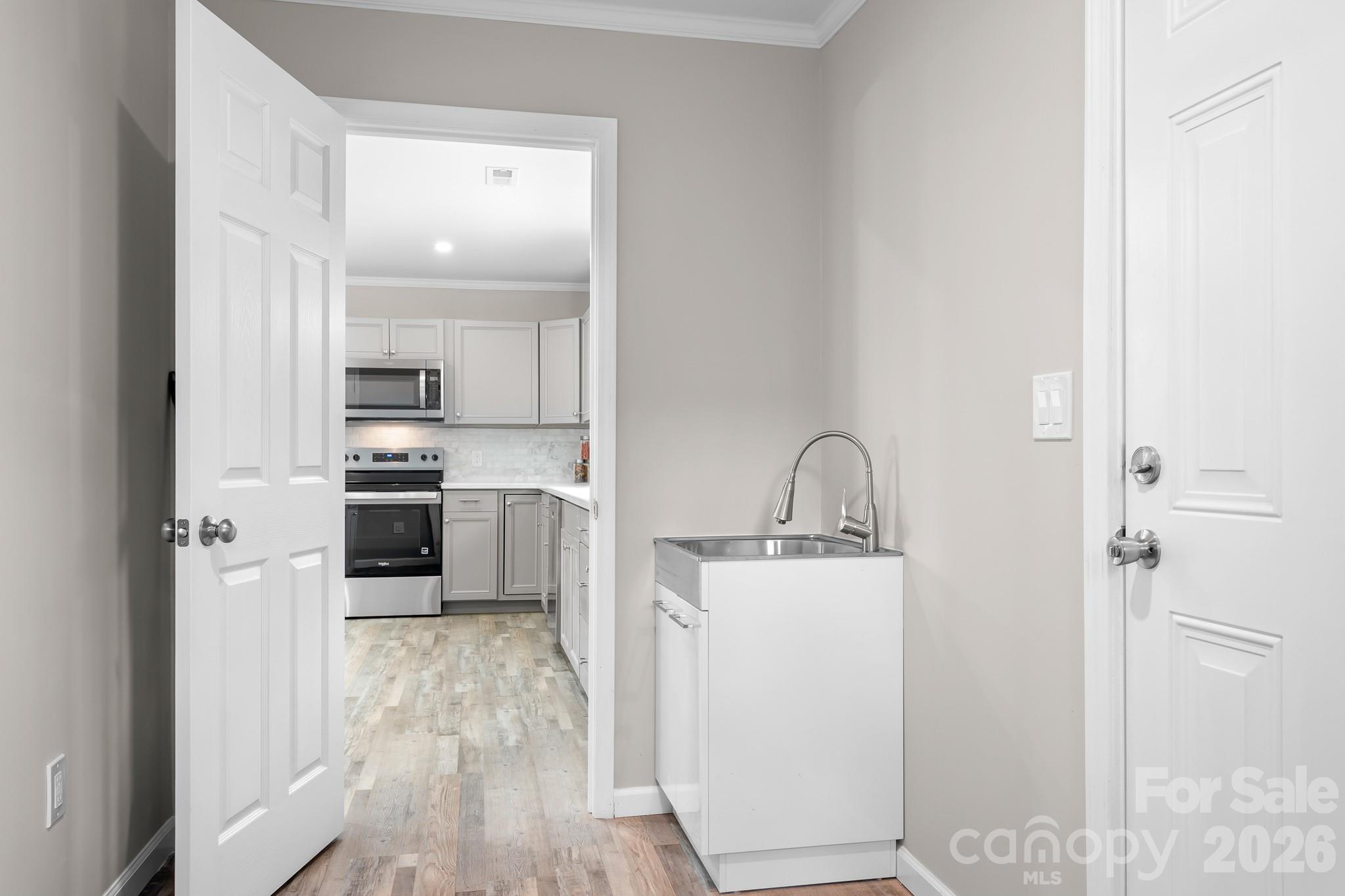3388 Rhyne Forest Road — Iron Station