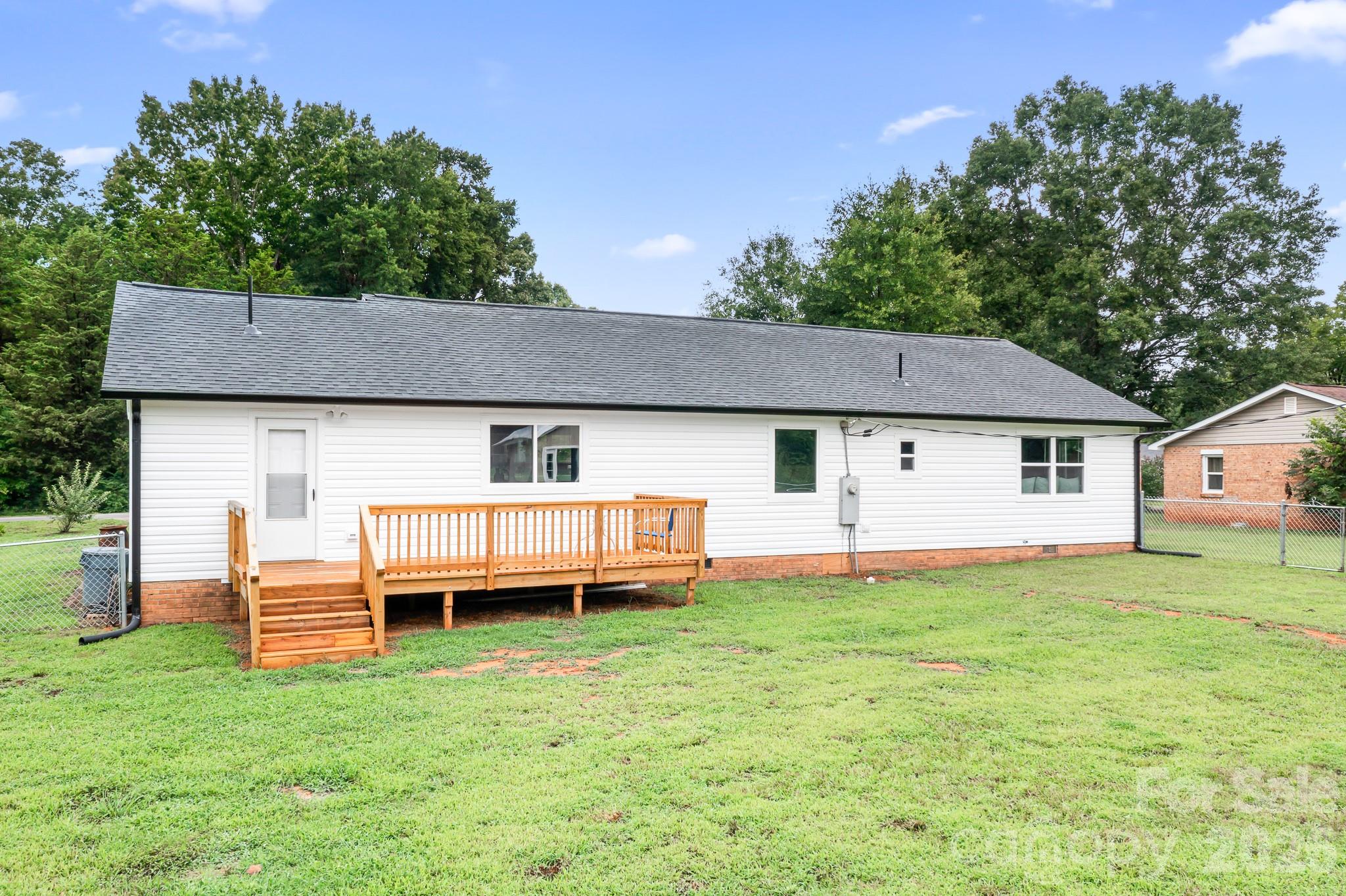 3388 Rhyne Forest Road — Iron Station