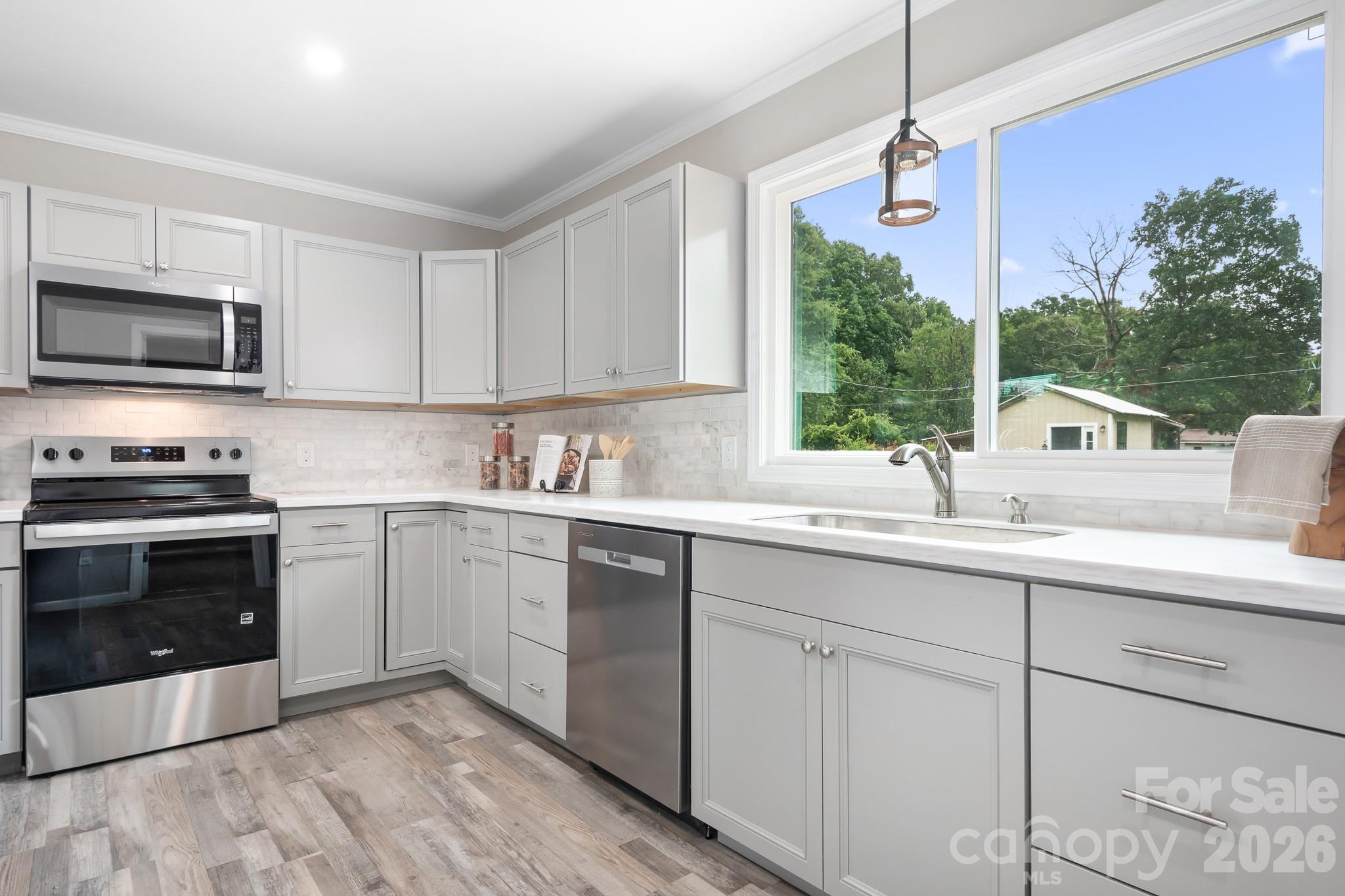 3388 Rhyne Forest Road — Iron Station
