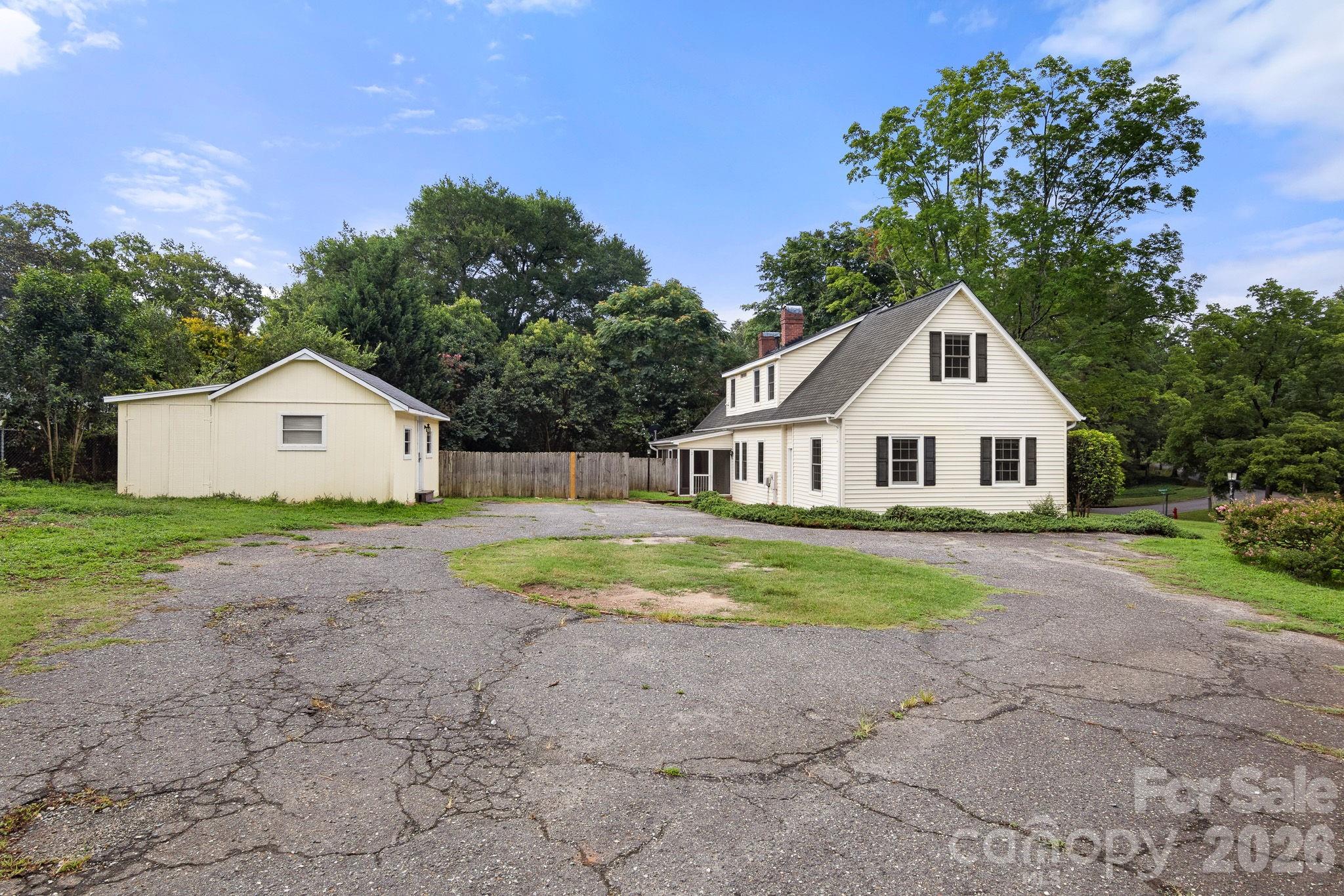 207 Edgemont Drive — Shelby