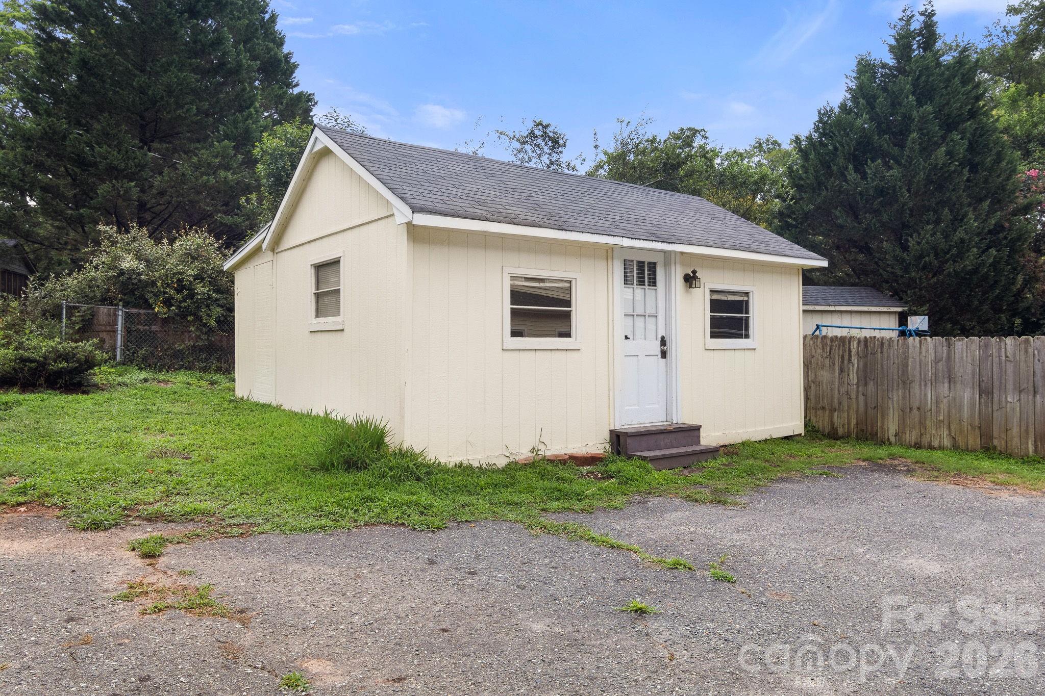 207 Edgemont Drive — Shelby